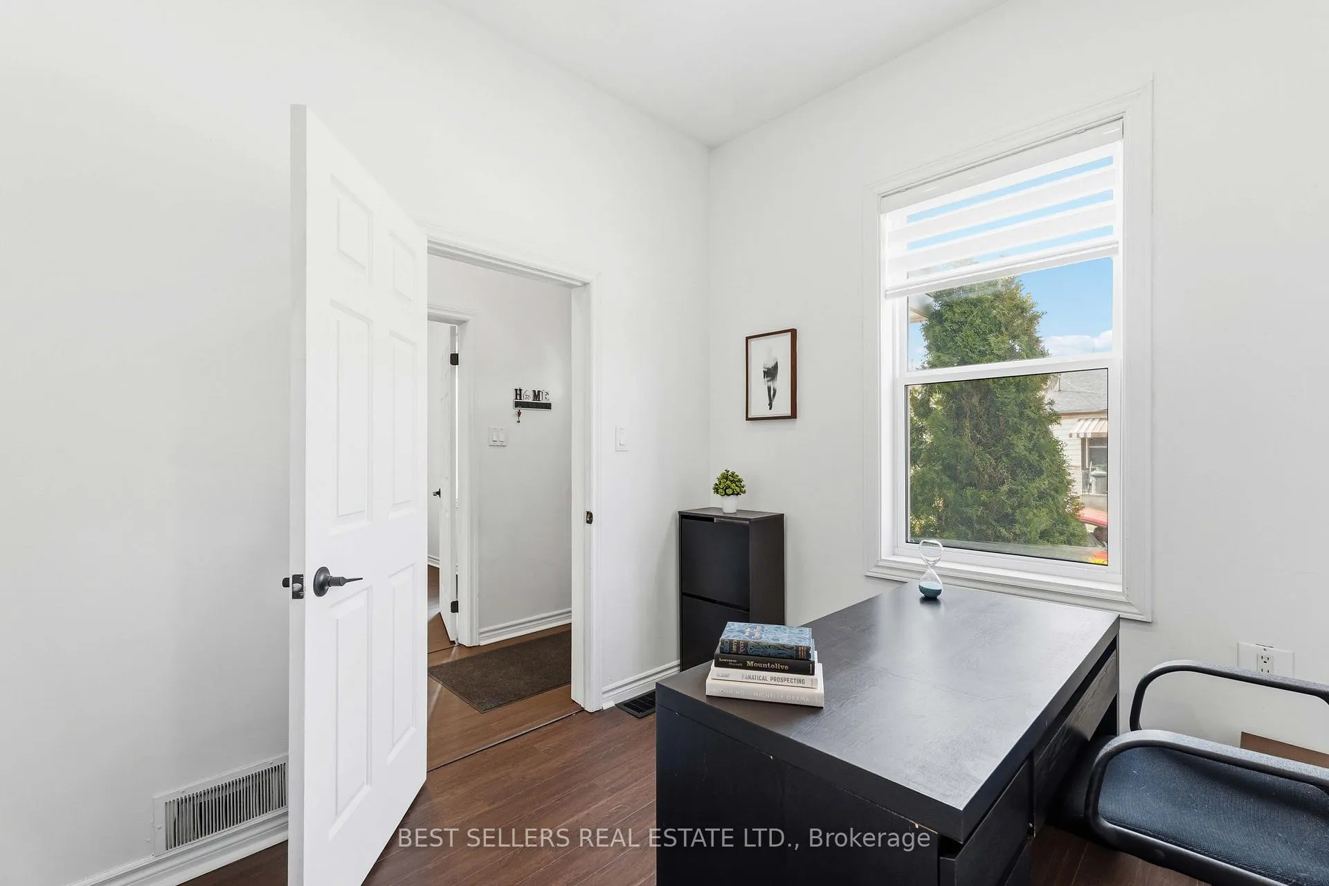 Photo 12 of 300 East Avenue N, Hamilton, Landsdale — HOMEH