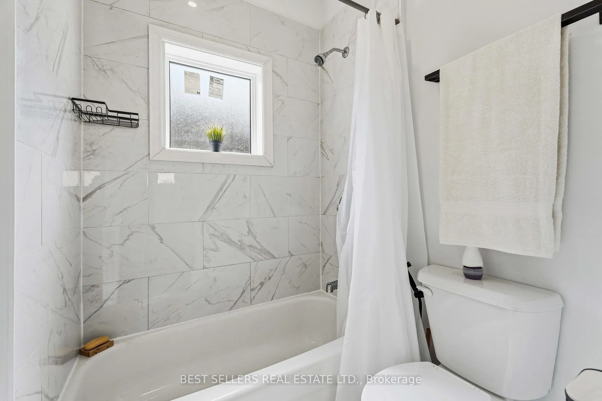 Photo 14 of 300 East Avenue N, Hamilton, Landsdale — HOMEH
