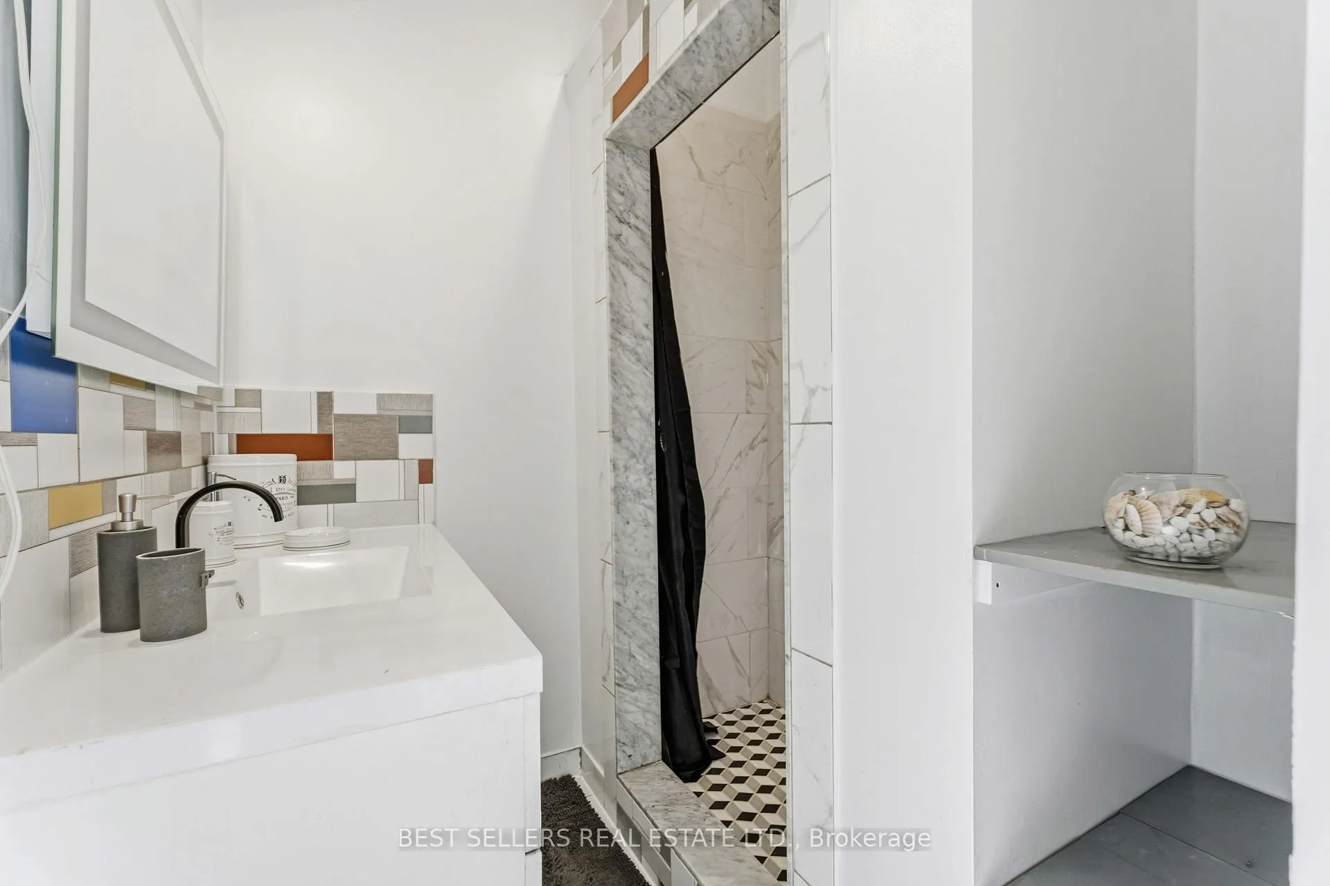 Photo 15 of 300 East Avenue N, Hamilton, Landsdale — HOMEH