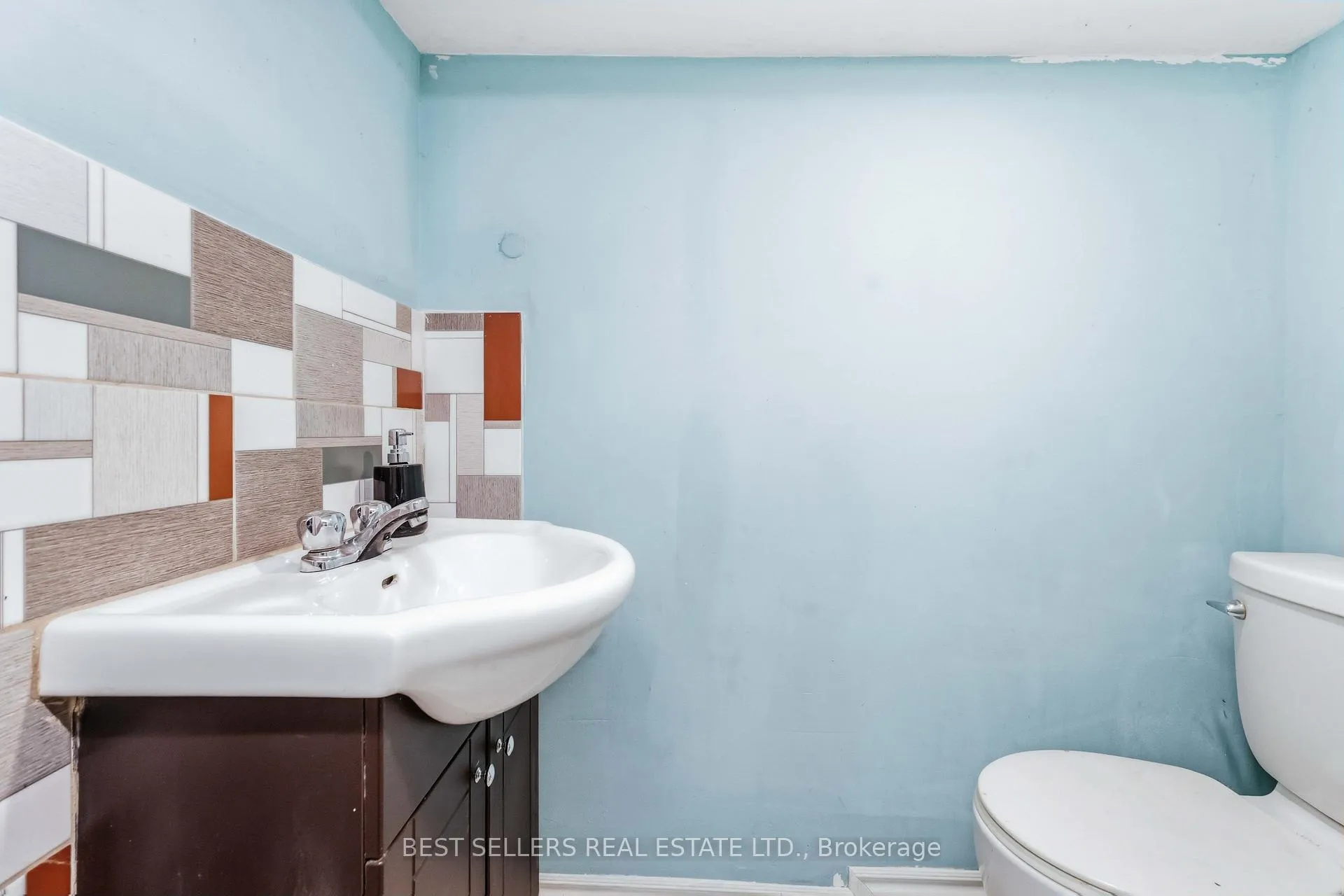 Photo 18 of 300 East Avenue N, Hamilton, Landsdale — HOMEH
