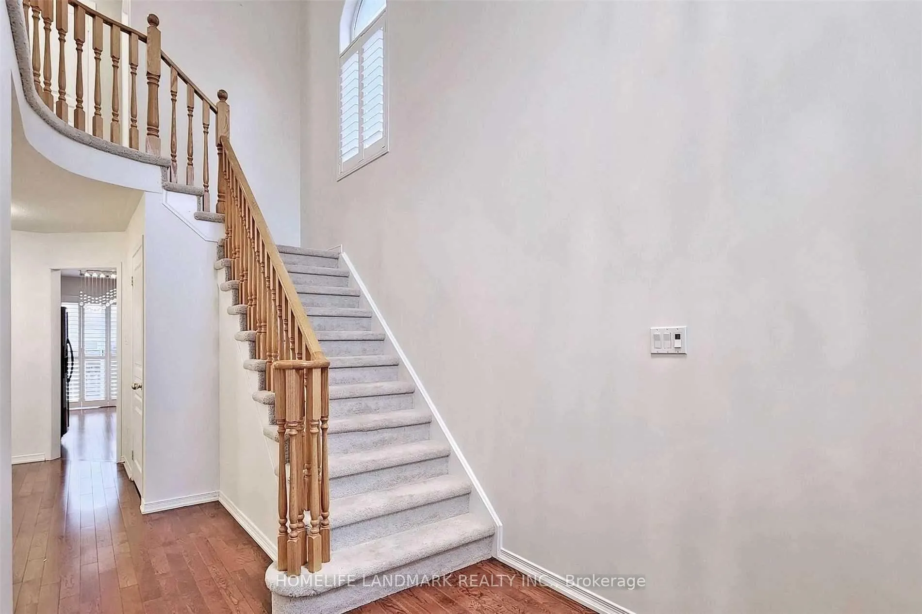 Photo 3 of 7 Cottinghill Way, Aurora, Bayview Northeast — HOMEH