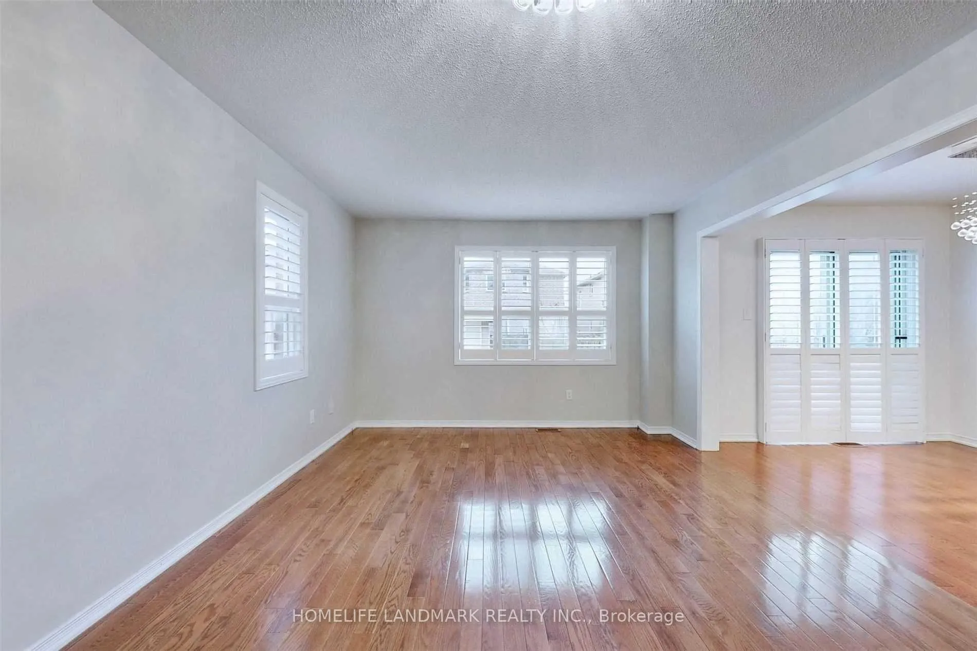 Photo 6 of 7 Cottinghill Way, Aurora, Bayview Northeast — HOMEH