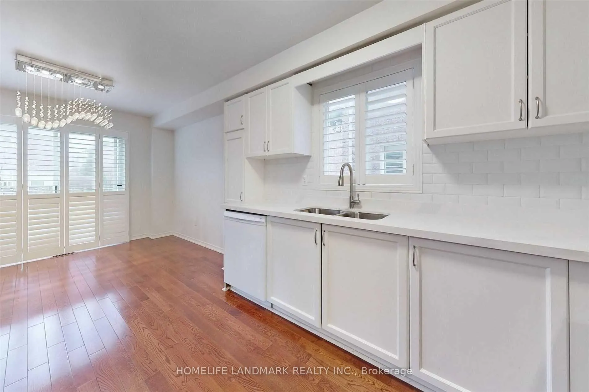 Photo 8 of 7 Cottinghill Way, Aurora, Bayview Northeast — HOMEH