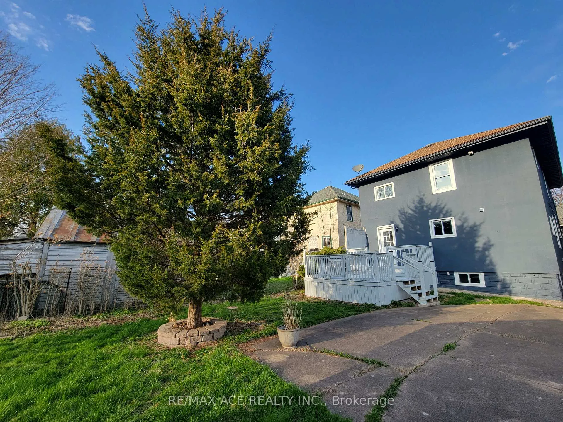 Photo 6 of 5301 Third Avenue, Niagara Falls, Cherrywood — HOMEH