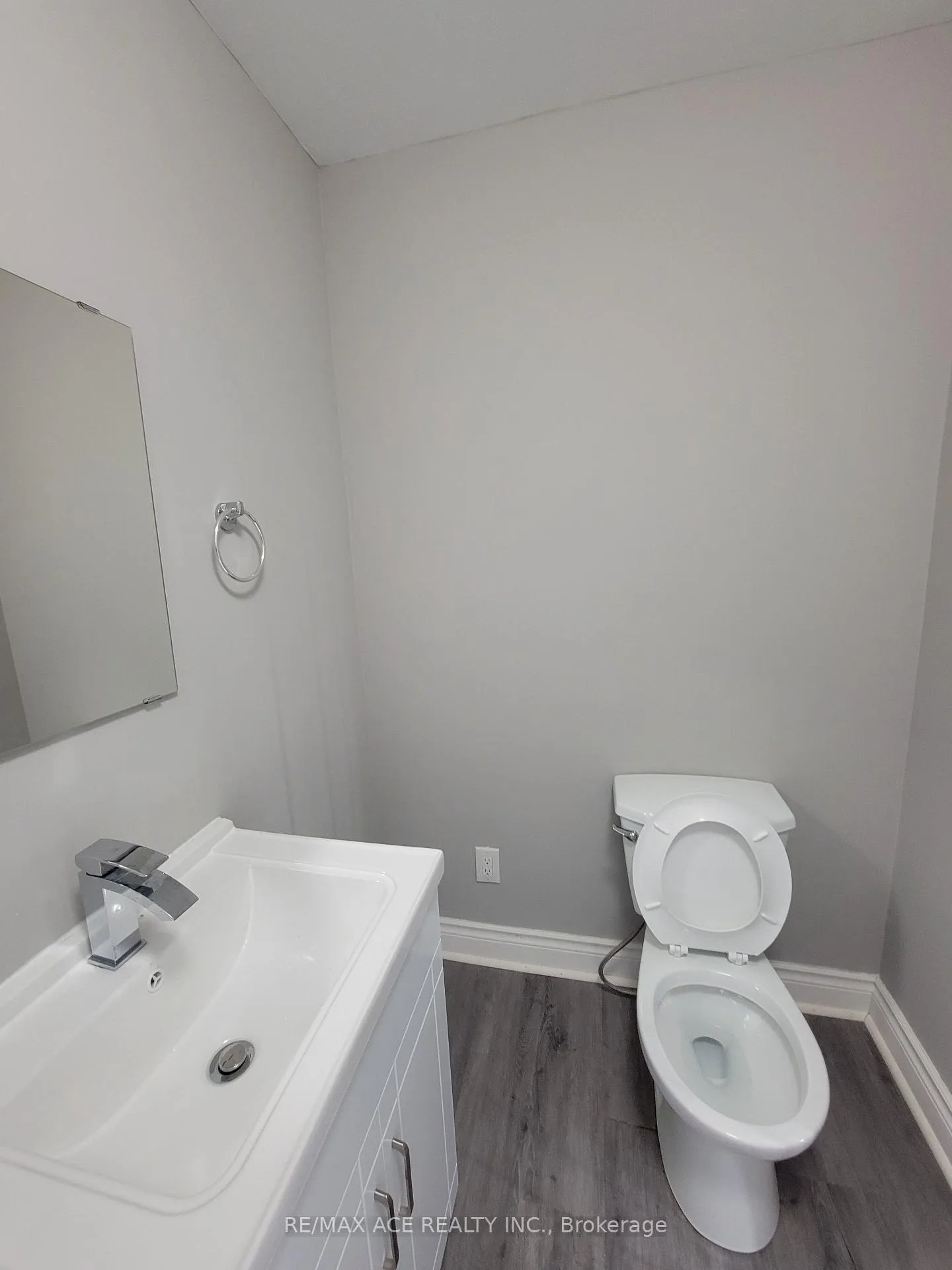 Photo 14 of 5301 Third Avenue, Niagara Falls, Cherrywood — HOMEH
