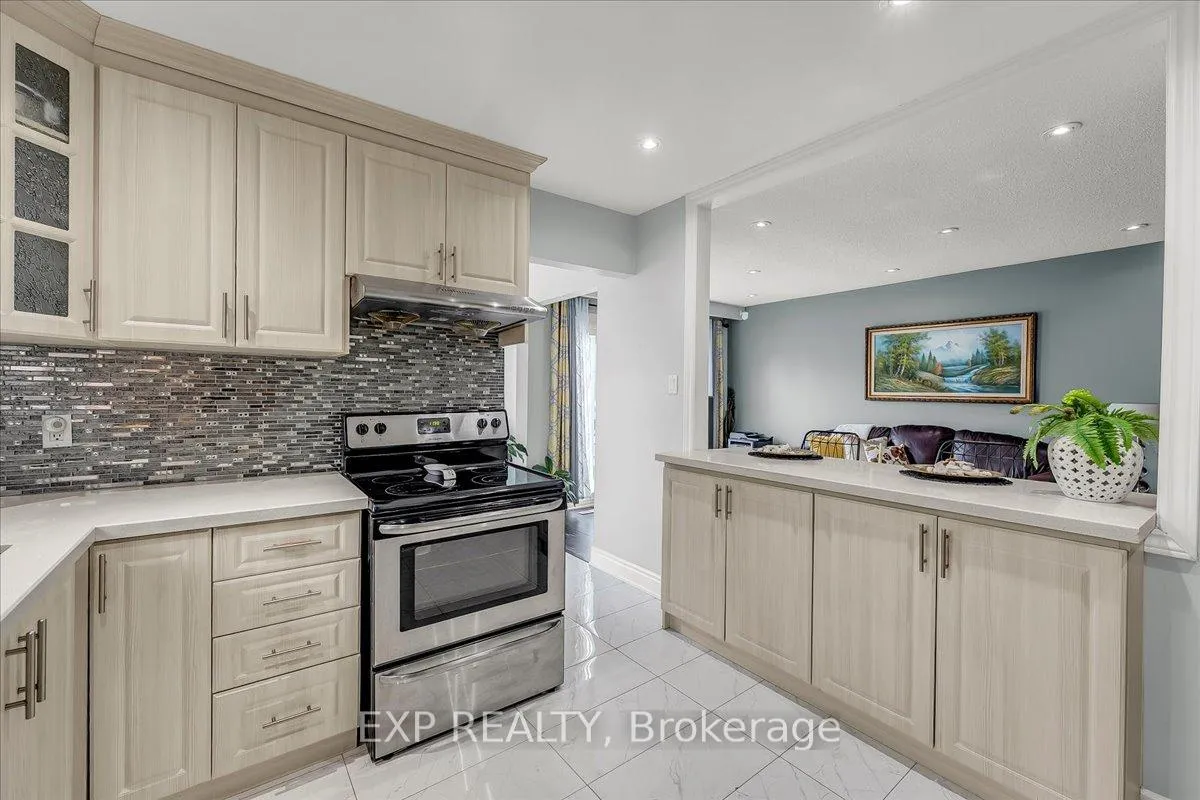 Photo 4 of 135 Mill Street N, Brampton, Downtown Brampton — HOMEH
