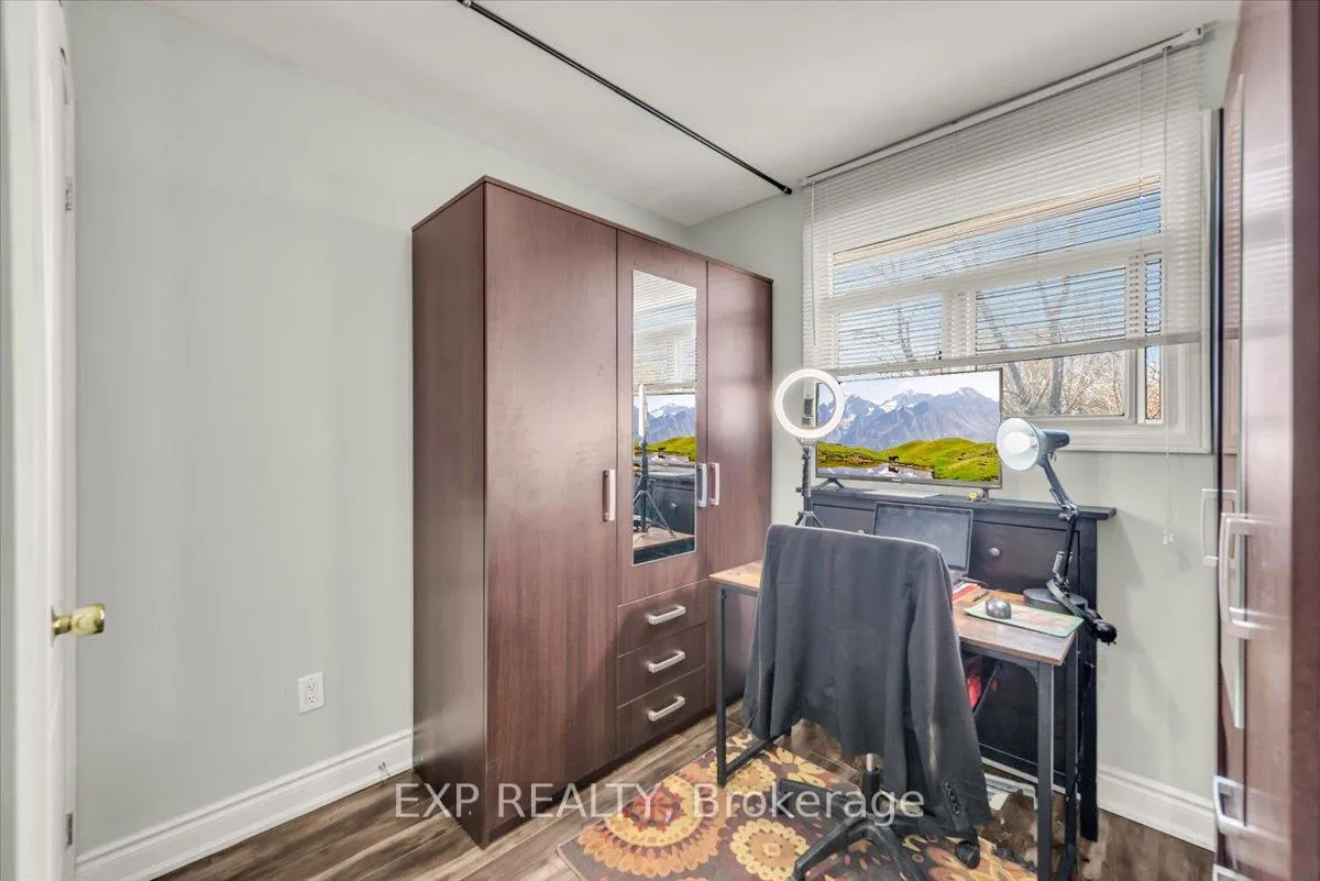 Photo 17 of 135 Mill Street N, Brampton, Downtown Brampton — HOMEH