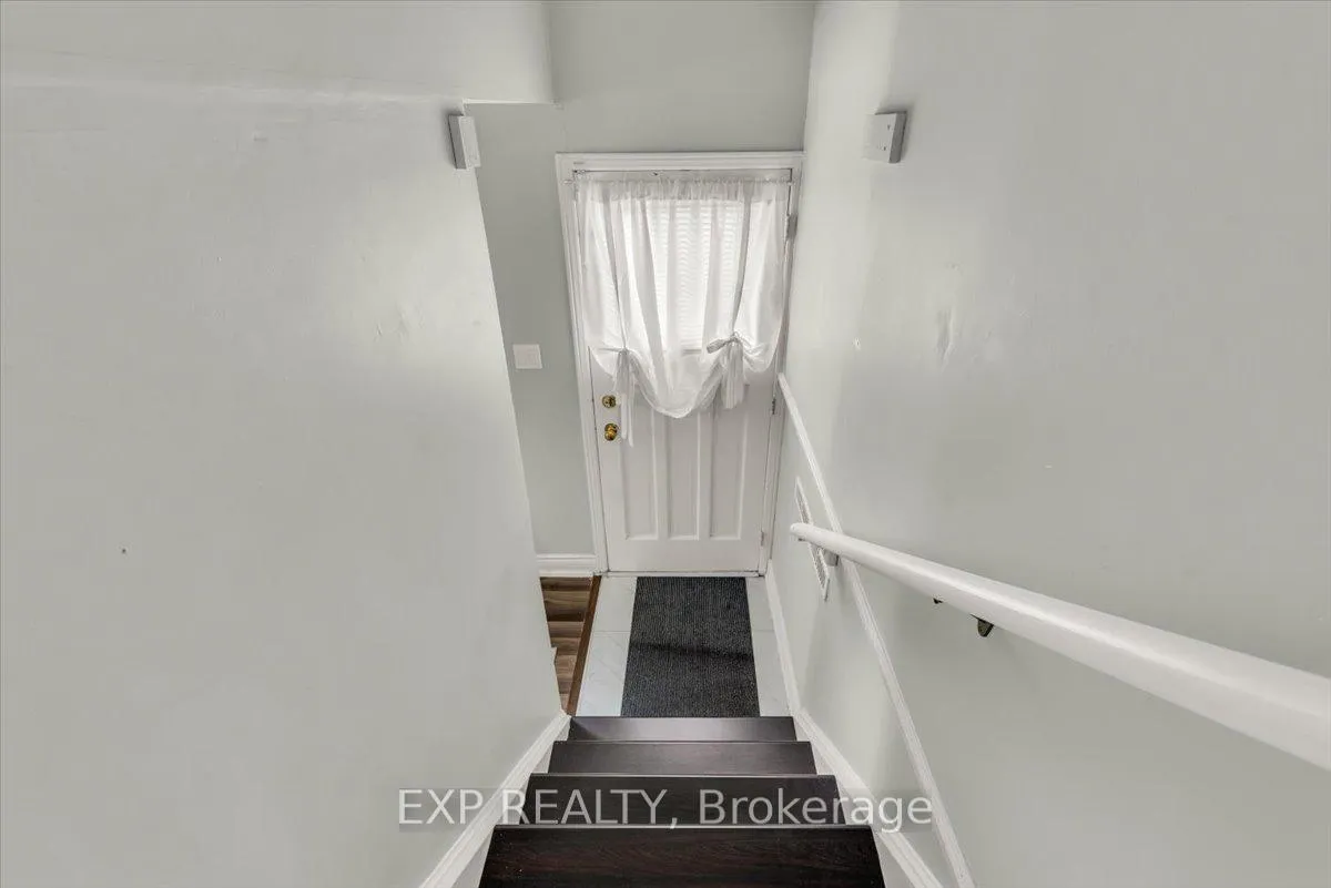 Photo 19 of 135 Mill Street N, Brampton, Downtown Brampton — HOMEH