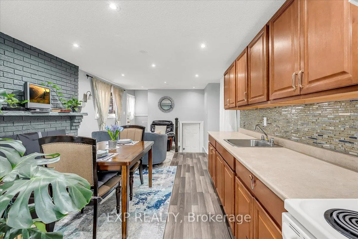 Photo 21 of 135 Mill Street N, Brampton, Downtown Brampton — HOMEH