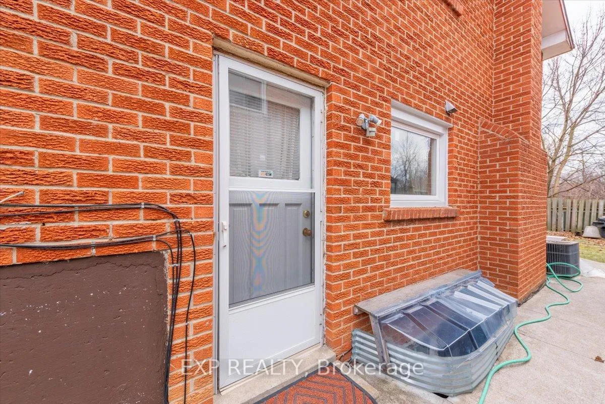 Photo 26 of 135 Mill Street N, Brampton, Downtown Brampton — HOMEH