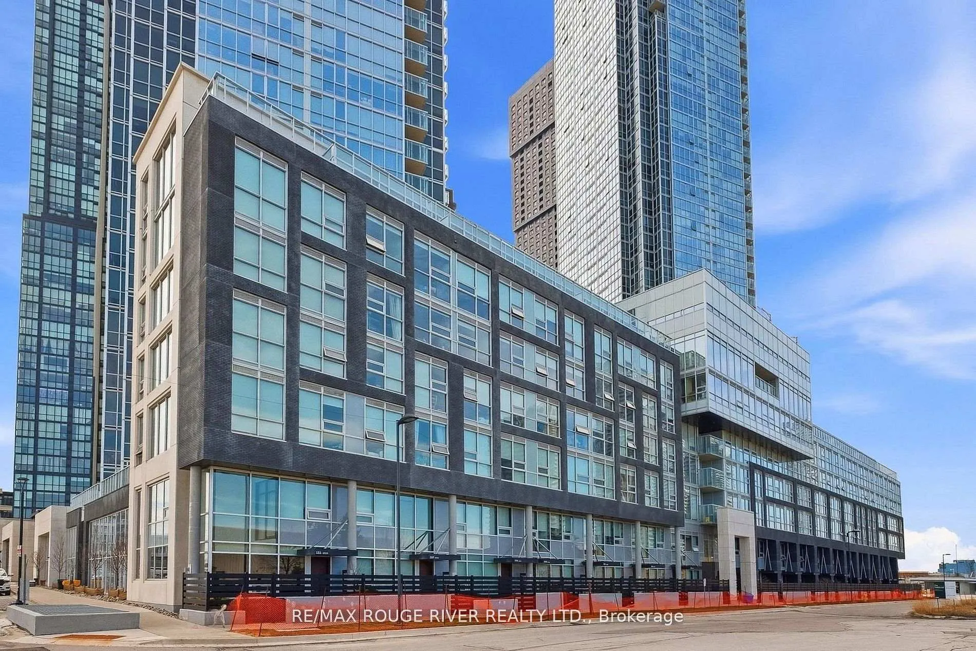 Photo 1 of Unit Th 104, 2908 Highway 7, Vaughan, Concord — HOMEH