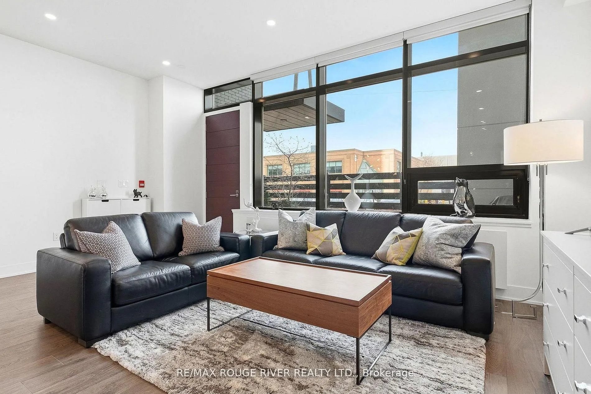 Photo 6 of Unit Th 104, 2908 Highway 7, Vaughan, Concord — HOMEH