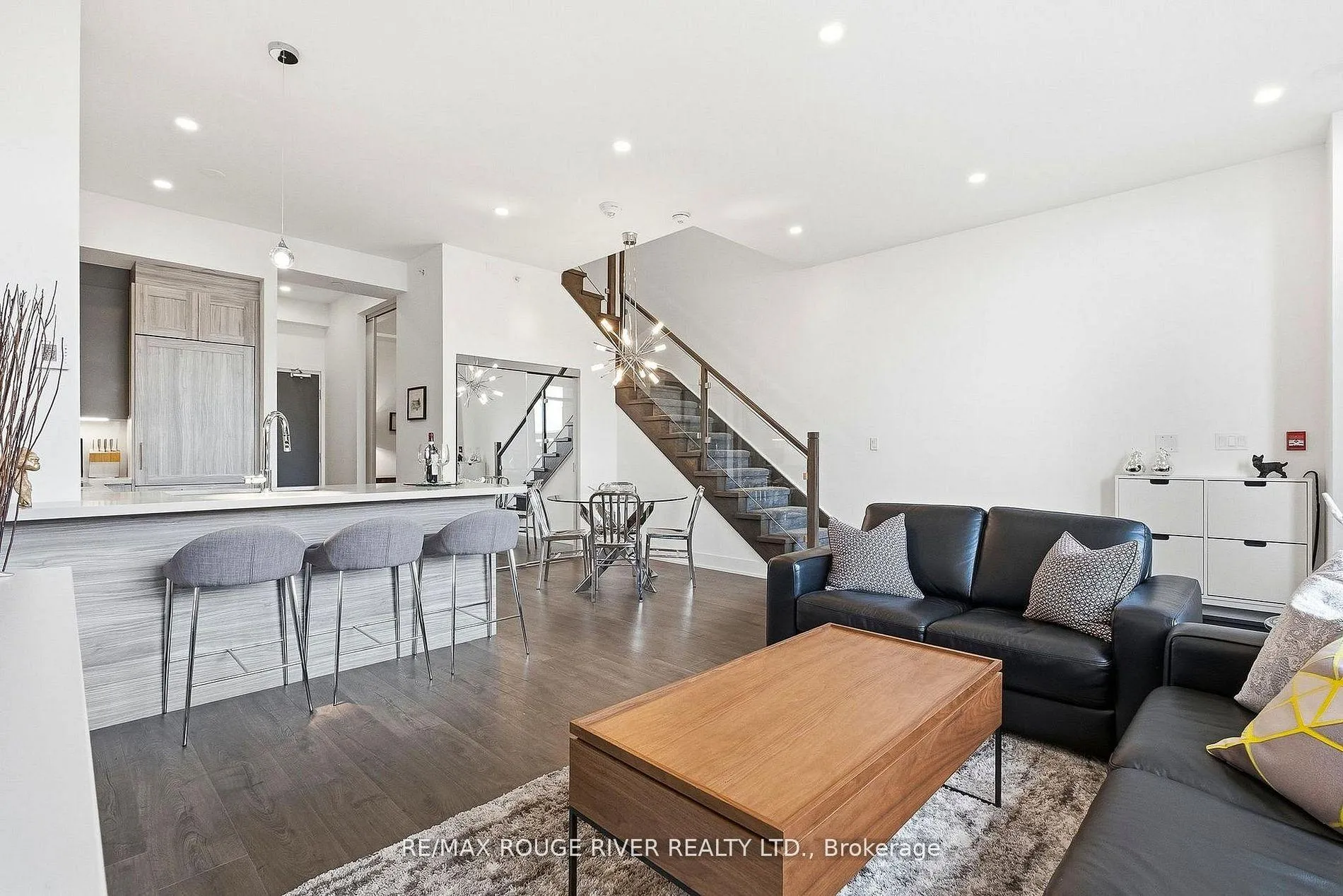 Photo 9 of Unit Th 104, 2908 Highway 7, Vaughan, Concord — HOMEH