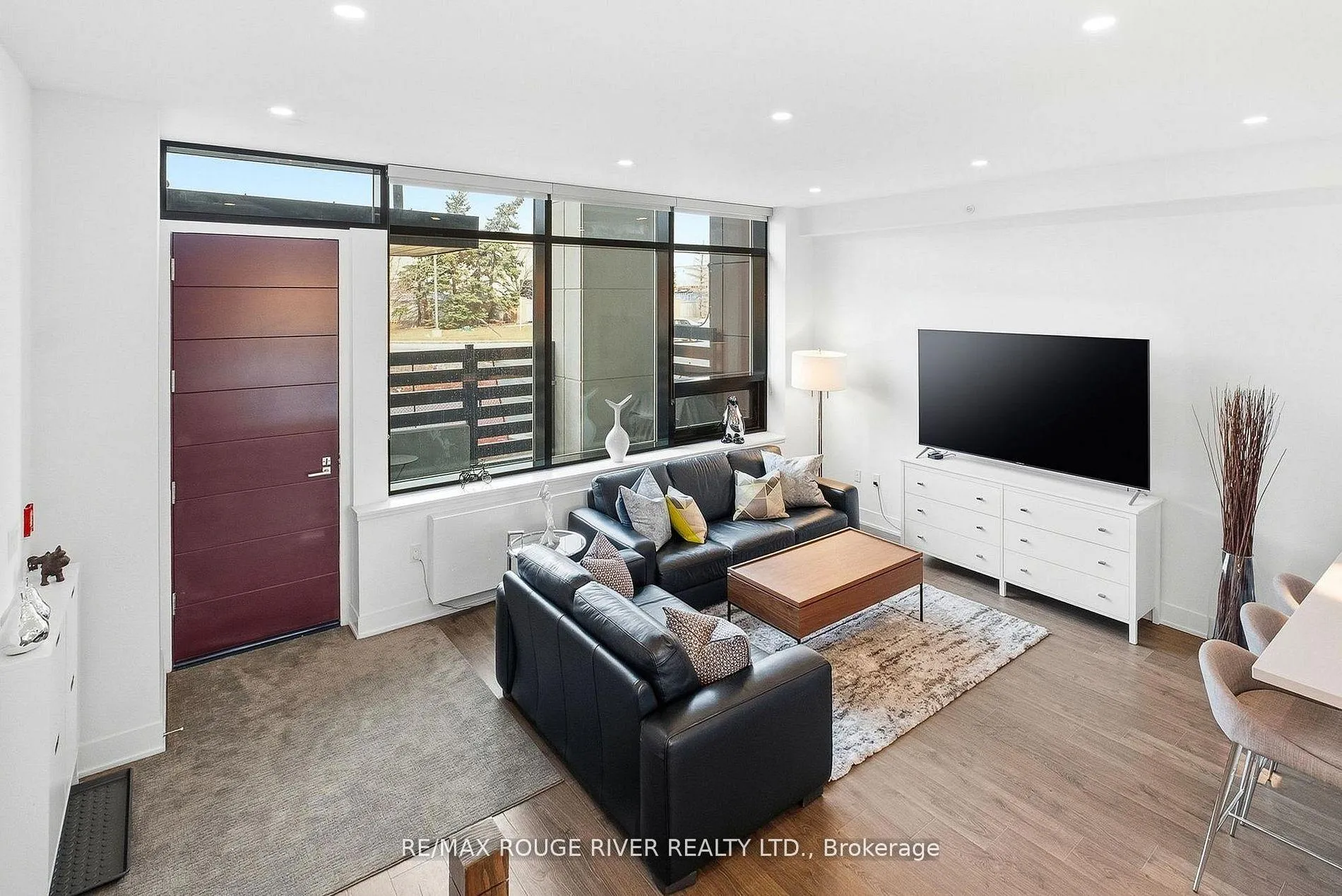 Photo 10 of Unit Th 104, 2908 Highway 7, Vaughan, Concord — HOMEH
