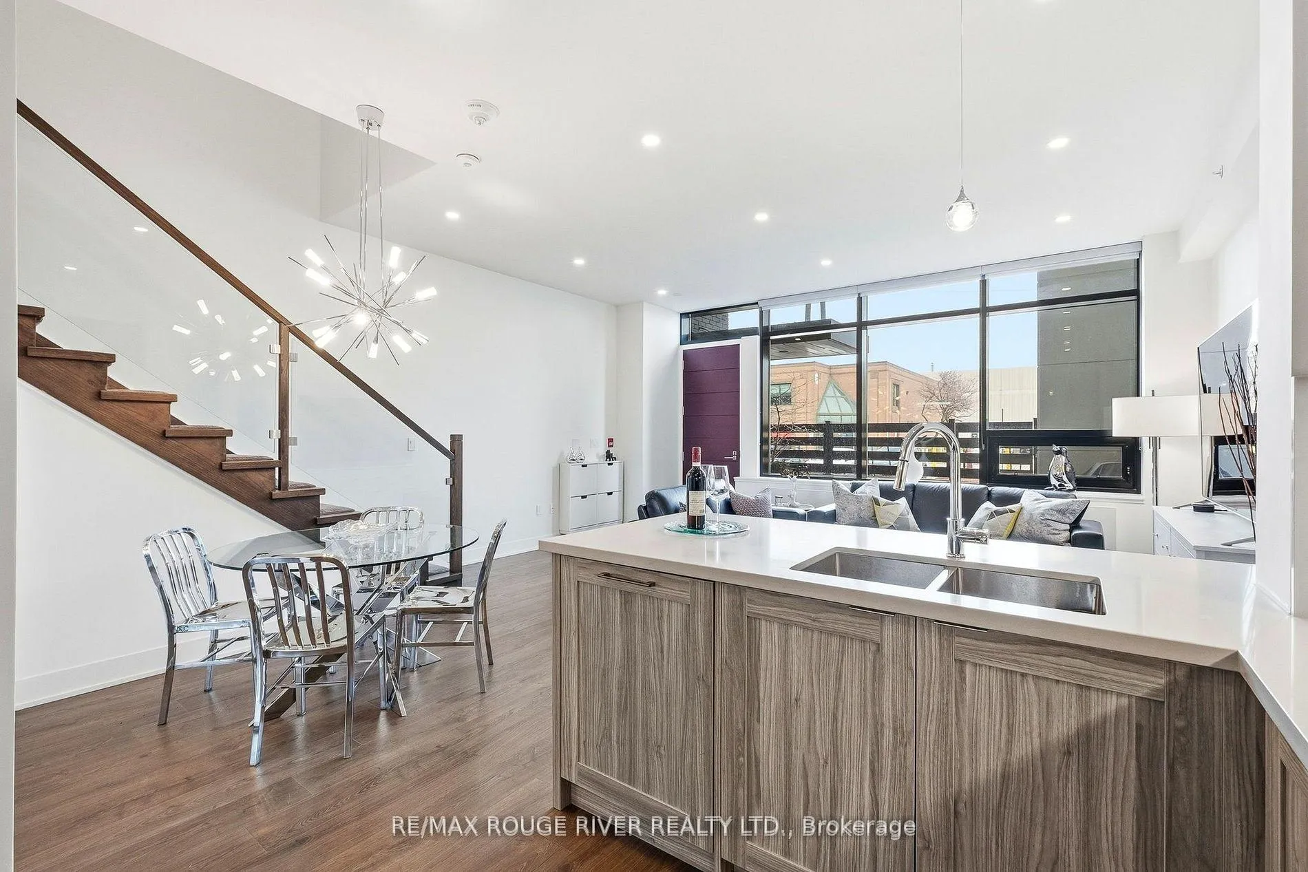 Photo 11 of Unit Th 104, 2908 Highway 7, Vaughan, Concord — HOMEH