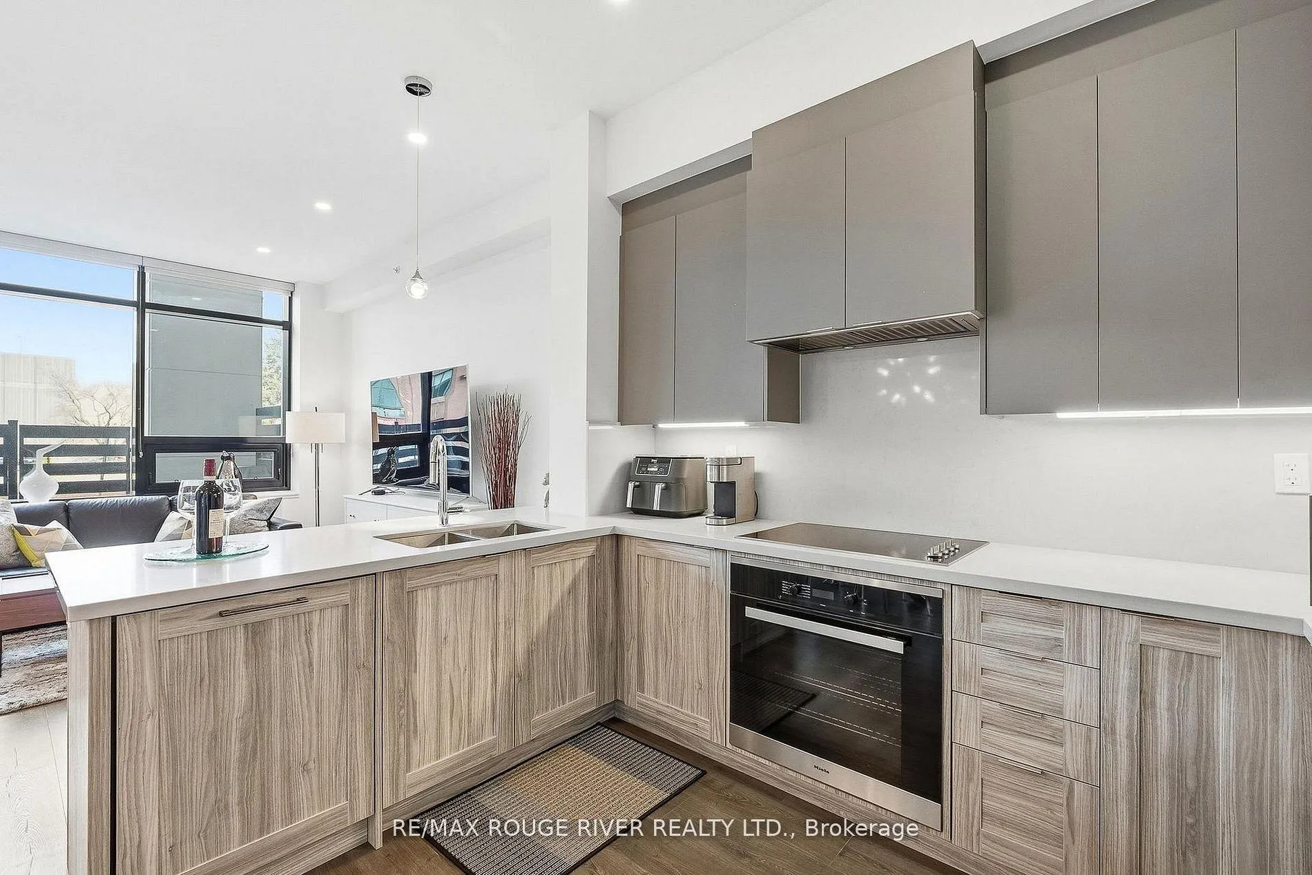 Photo 16 of Unit Th 104, 2908 Highway 7, Vaughan, Concord — HOMEH