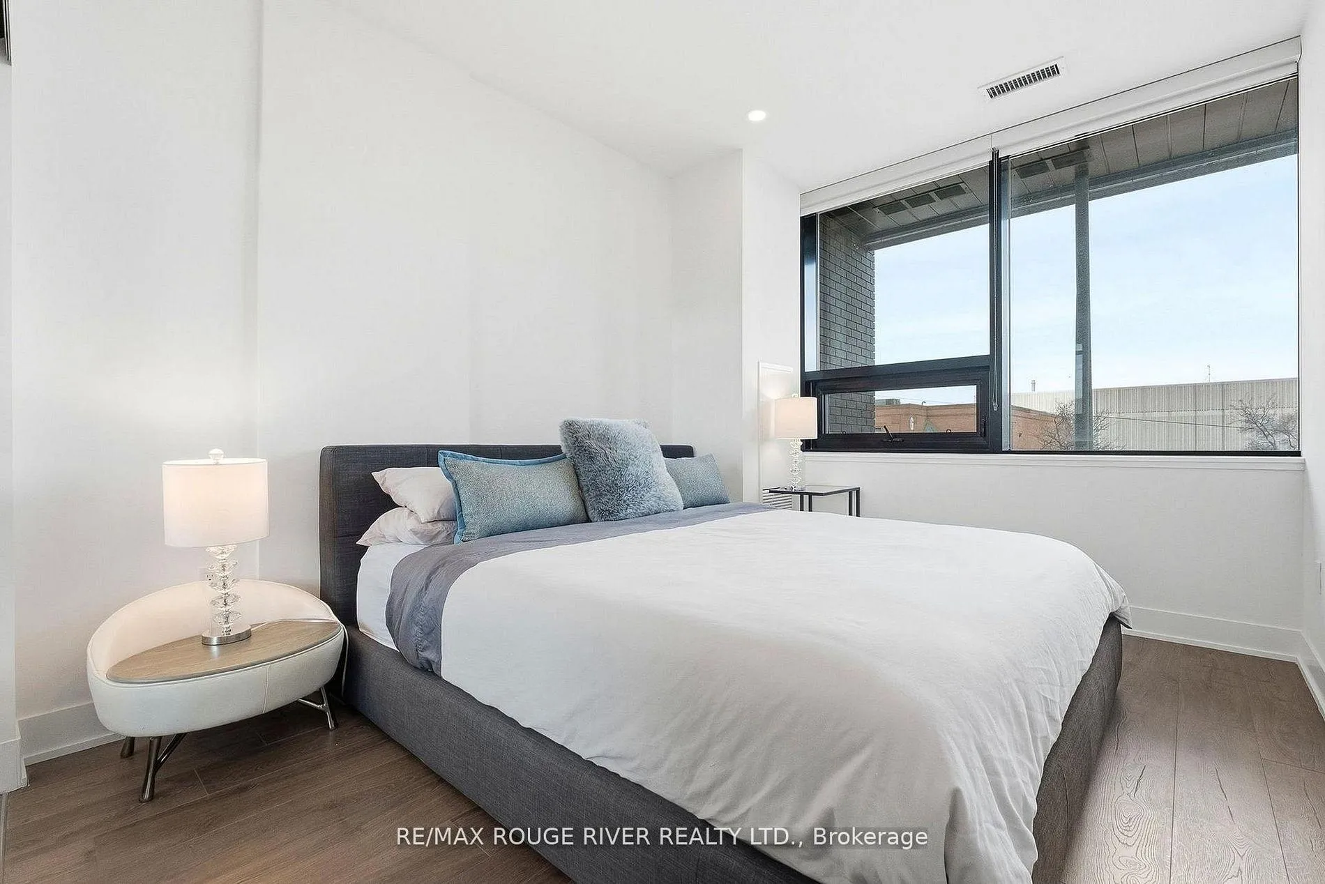 Photo 32 of Unit Th 104, 2908 Highway 7, Vaughan, Concord — HOMEH