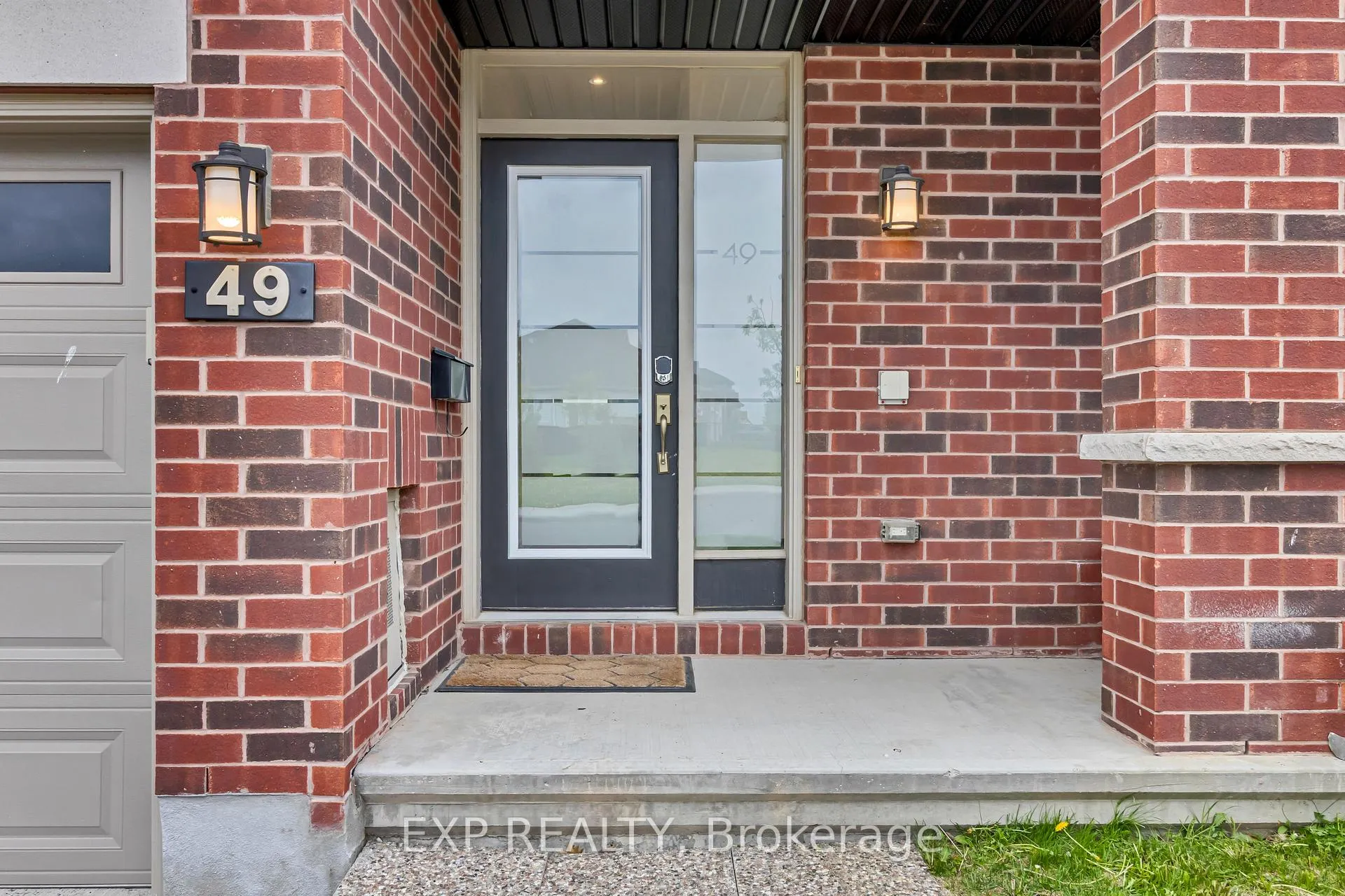Photo 3 of 49 Salamander Way, Ottawa, Blossom Park/Kemp Park/Findlay Creek — HOMEH