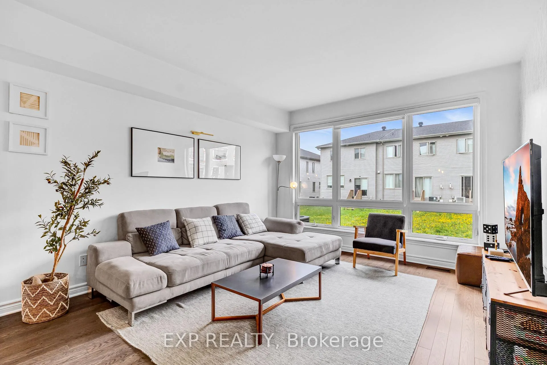 Photo 10 of 49 Salamander Way, Ottawa, Blossom Park/Kemp Park/Findlay Creek — HOMEH