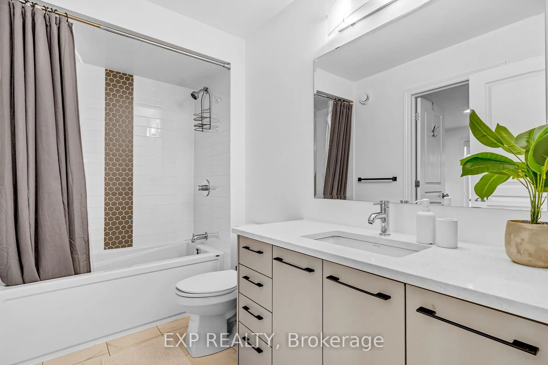 Photo 18 of 49 Salamander Way, Ottawa, Blossom Park/Kemp Park/Findlay Creek — HOMEH