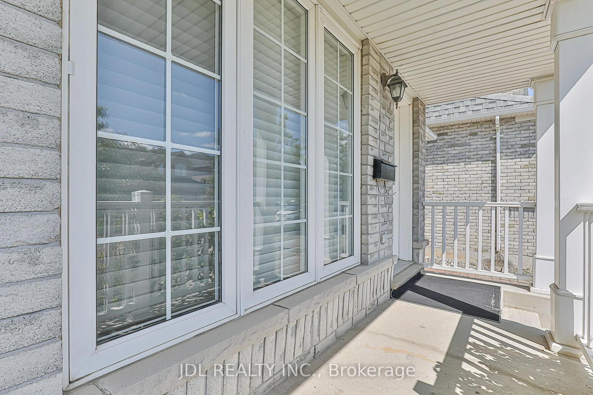 Photo 4 of 54 Joseph Glover Avenue, Markham, Berczy — HOMEH