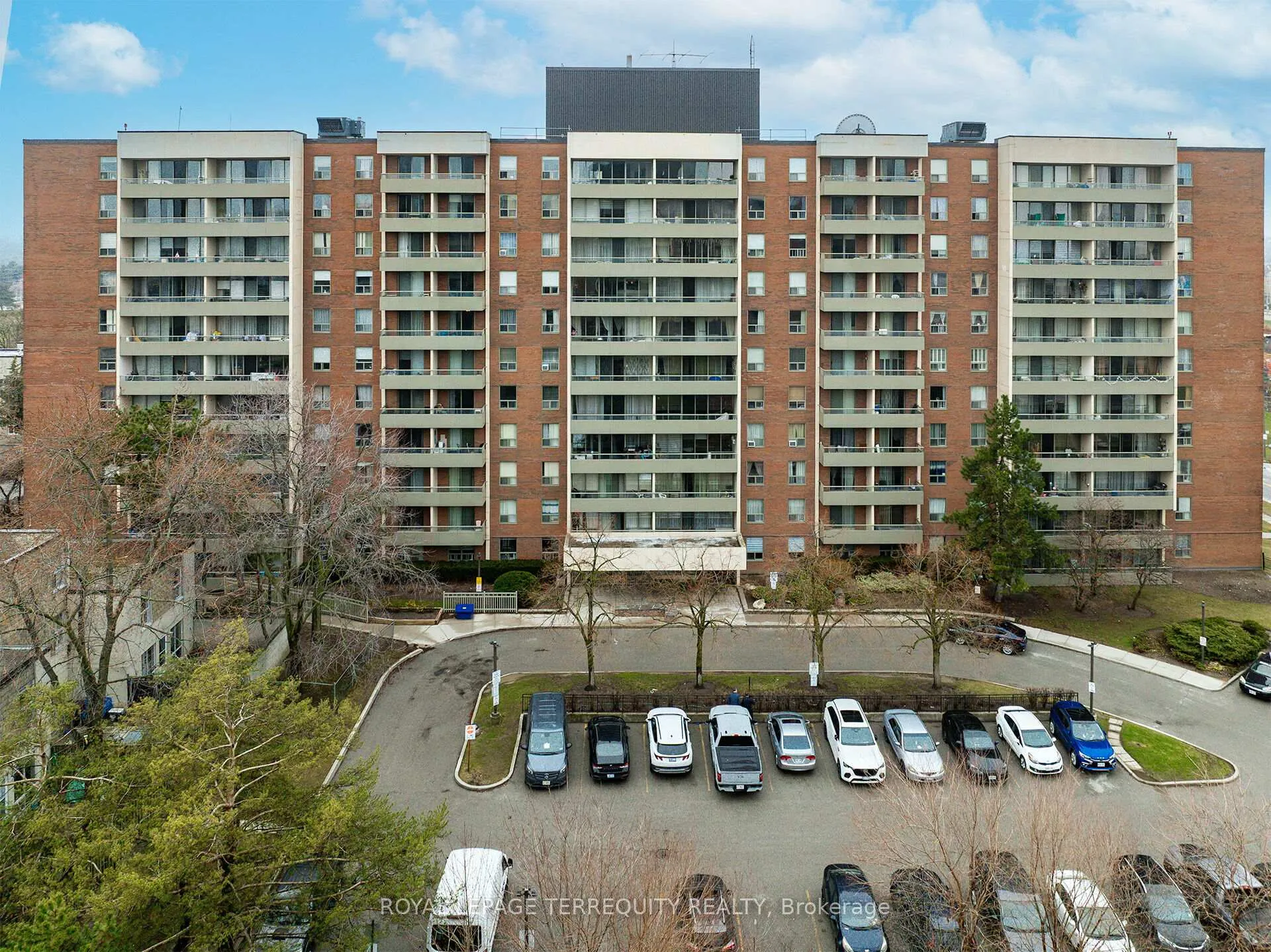 Photo 1 of Unit 802, 19 Four Winds Drive, North York, York University Heights — HOMEH