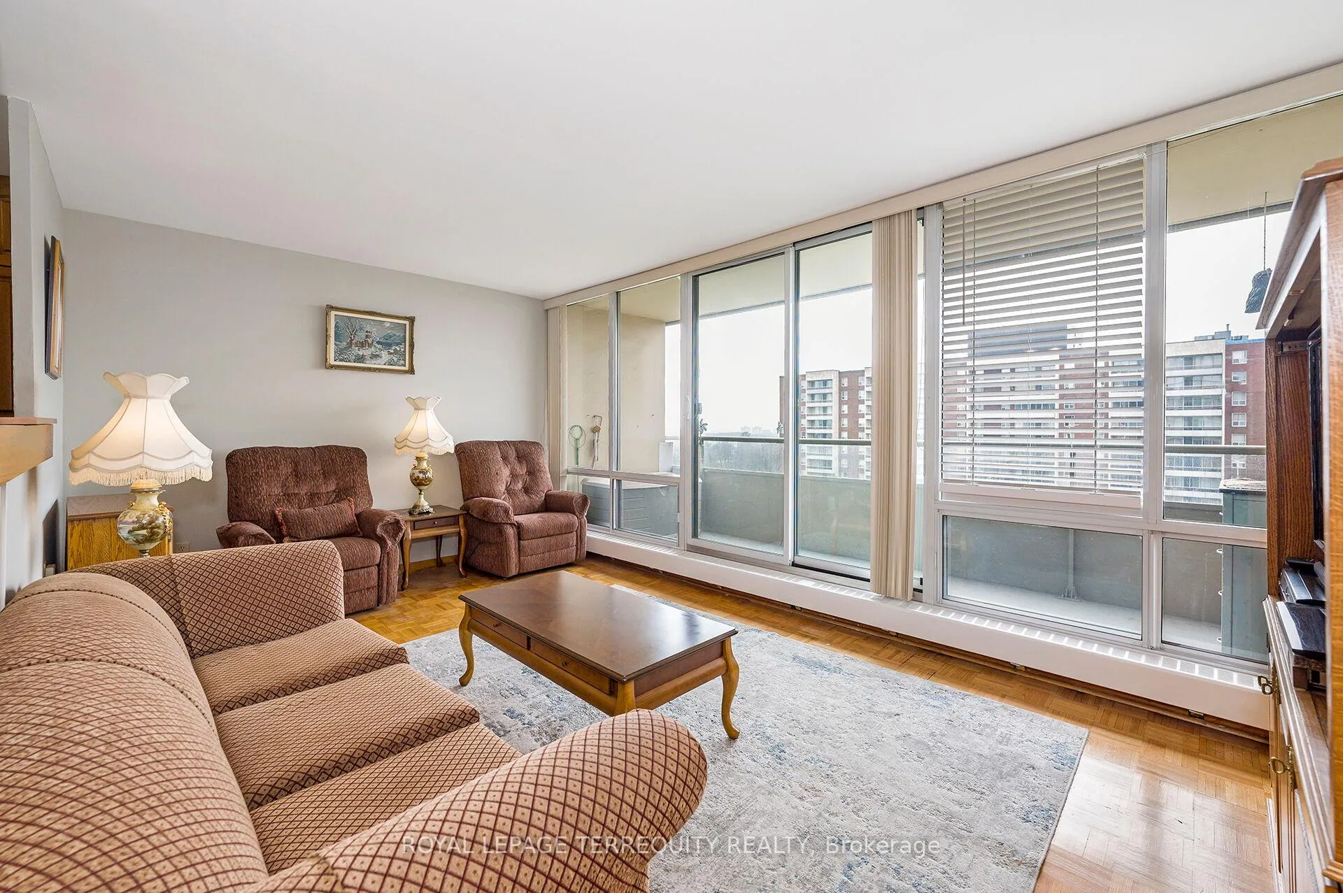 Photo 9 of Unit 802, 19 Four Winds Drive, North York, York University Heights — HOMEH