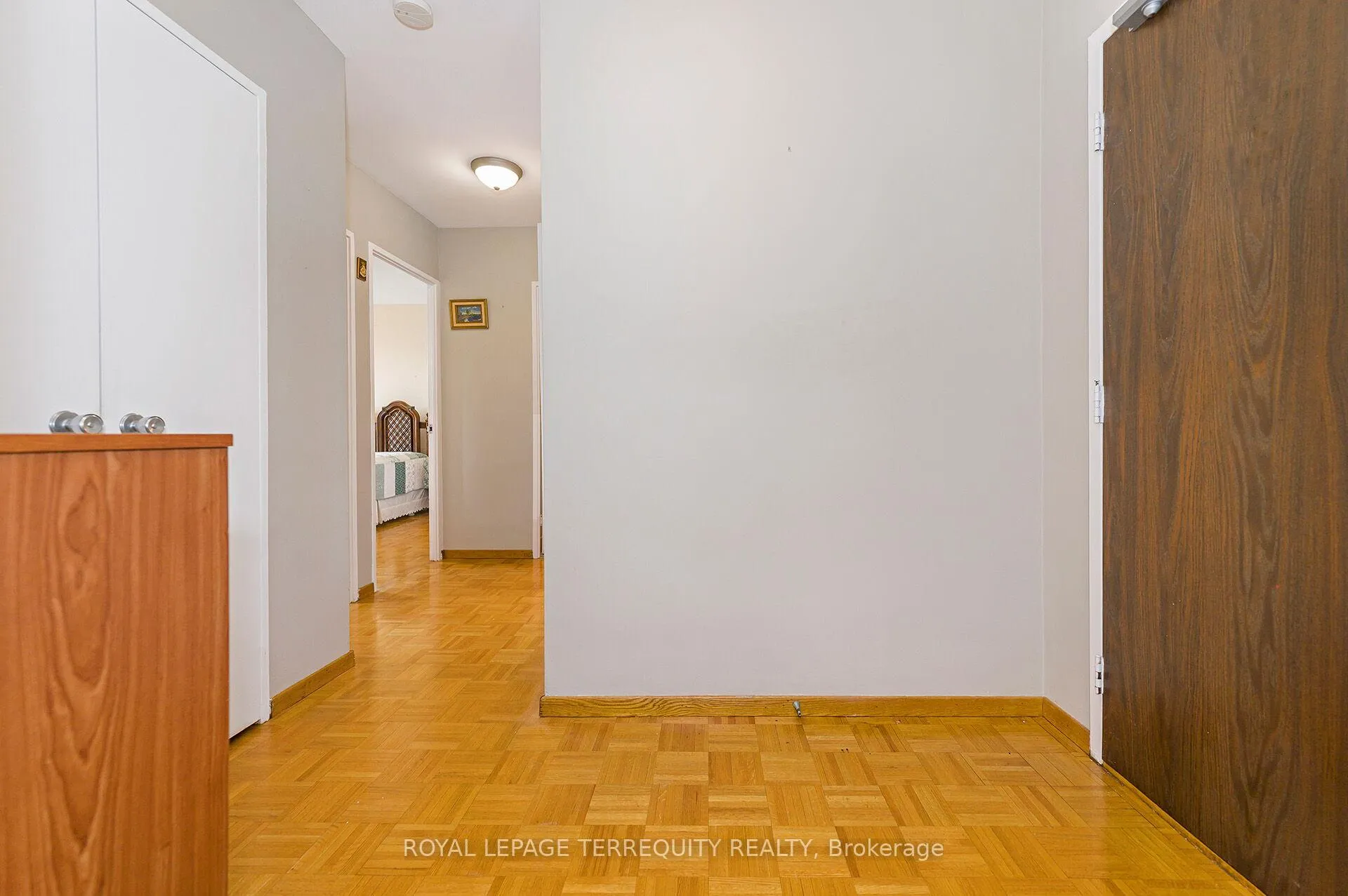 Photo 13 of Unit 802, 19 Four Winds Drive, North York, York University Heights — HOMEH