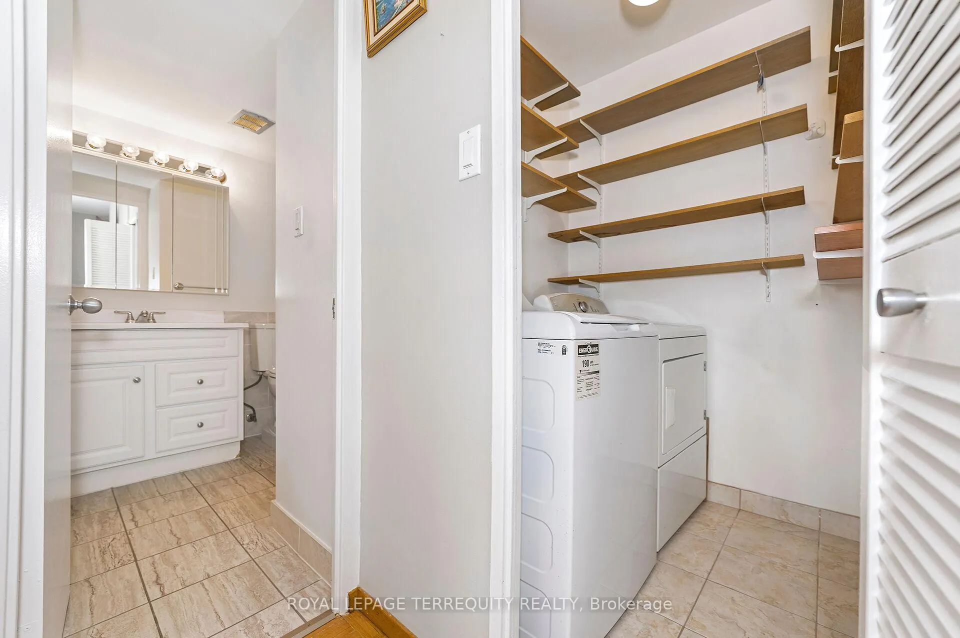 Photo 19 of Unit 802, 19 Four Winds Drive, North York, York University Heights — HOMEH