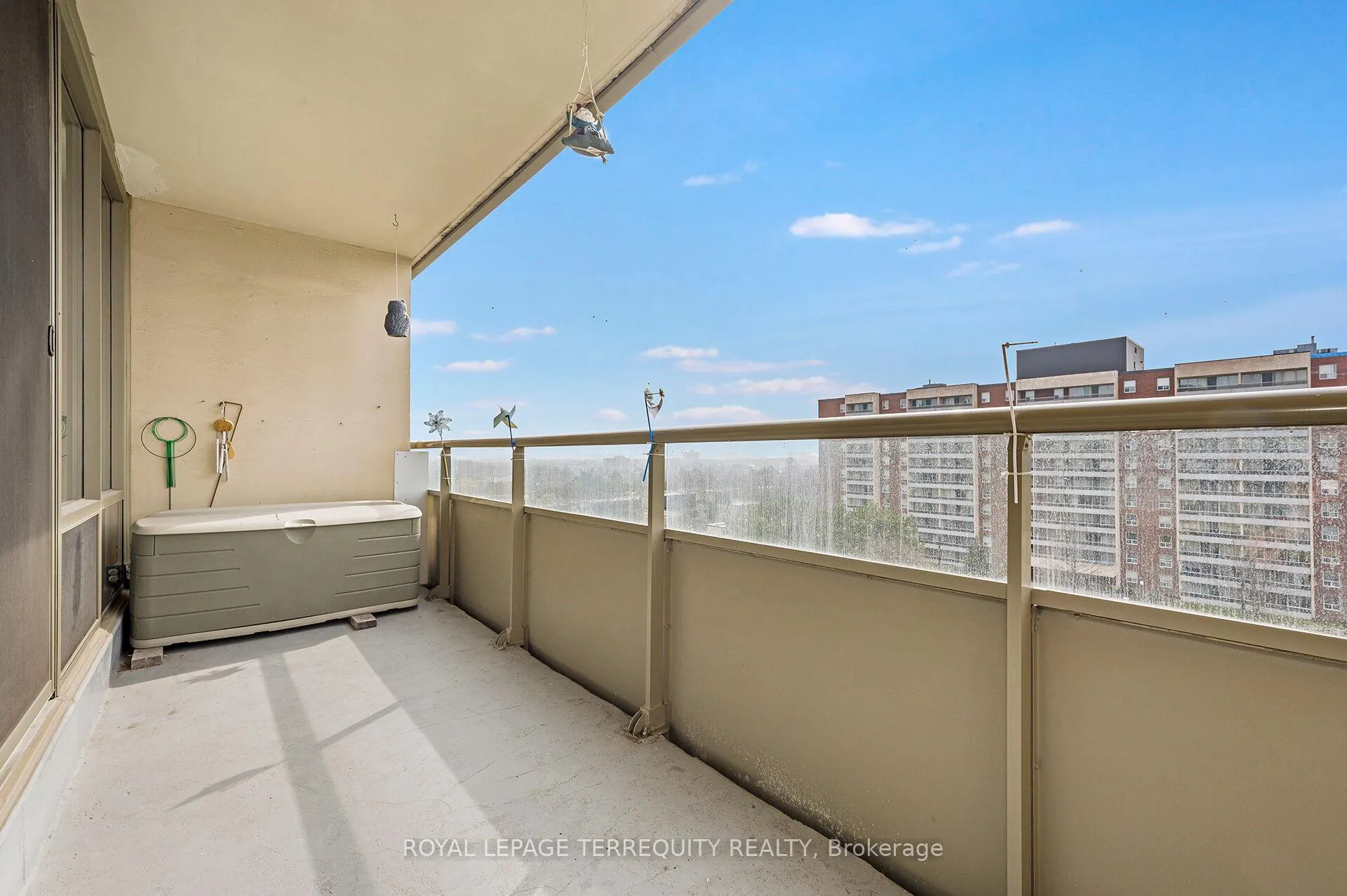 Photo 21 of Unit 802, 19 Four Winds Drive, North York, York University Heights — HOMEH