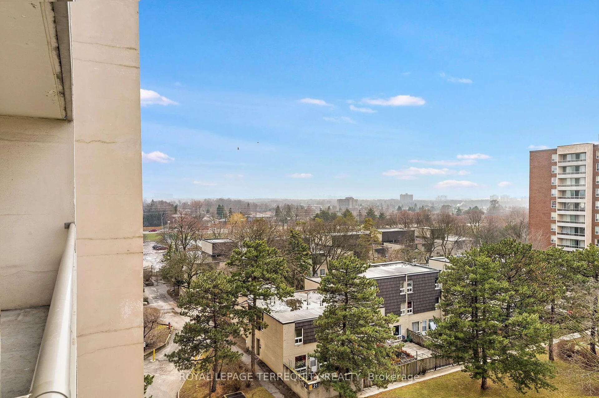 Photo 23 of Unit 802, 19 Four Winds Drive, North York, York University Heights — HOMEH