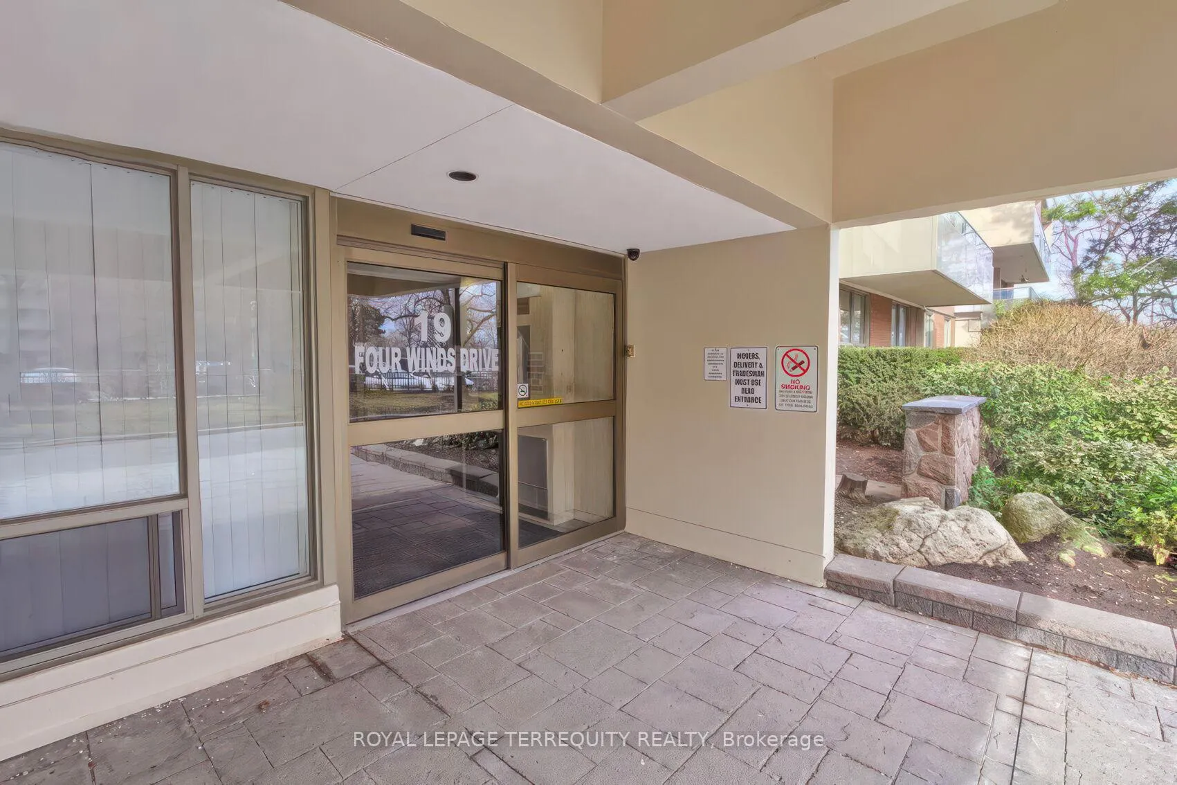 Photo 24 of Unit 802, 19 Four Winds Drive, North York, York University Heights — HOMEH