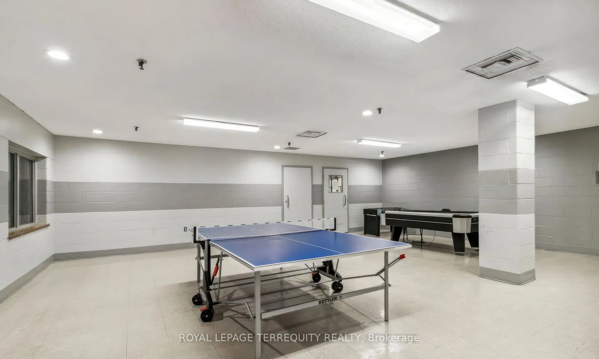 Photo 29 of Unit 802, 19 Four Winds Drive, North York, York University Heights — HOMEH