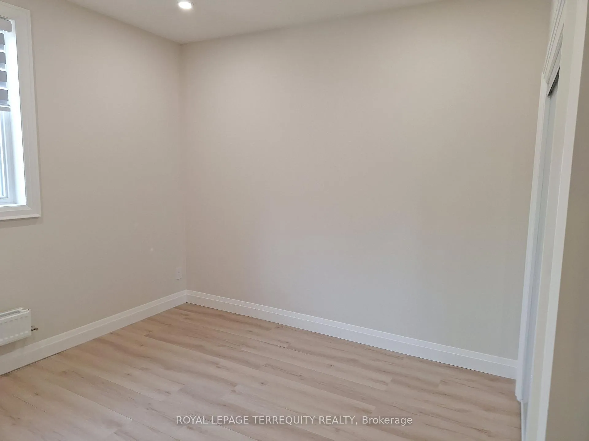 Photo 5 of Unit 2, 165 Bay Street E, Blue Mountains — HOMEH