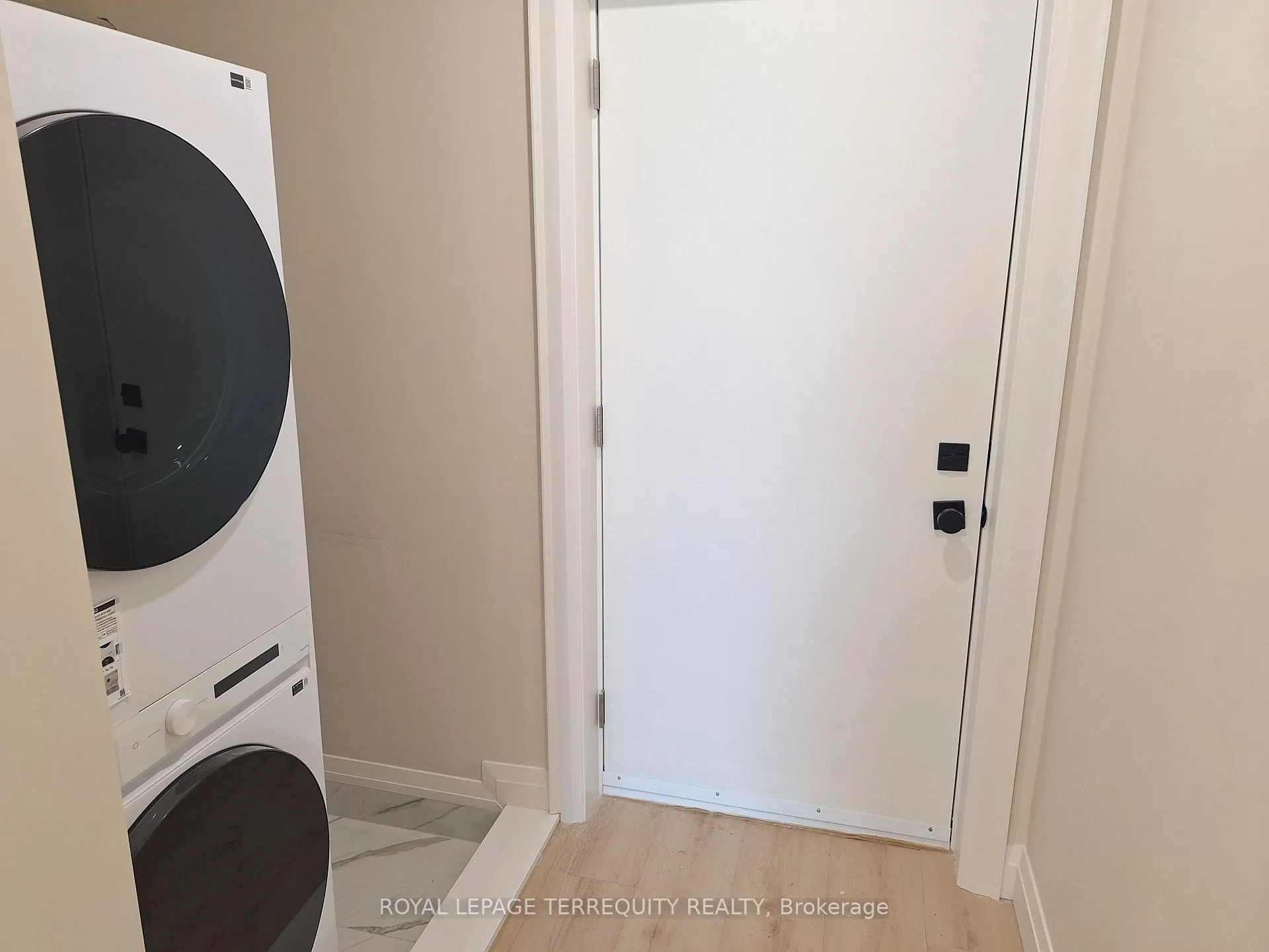 Photo 7 of Unit 2, 165 Bay Street E, Blue Mountains — HOMEH