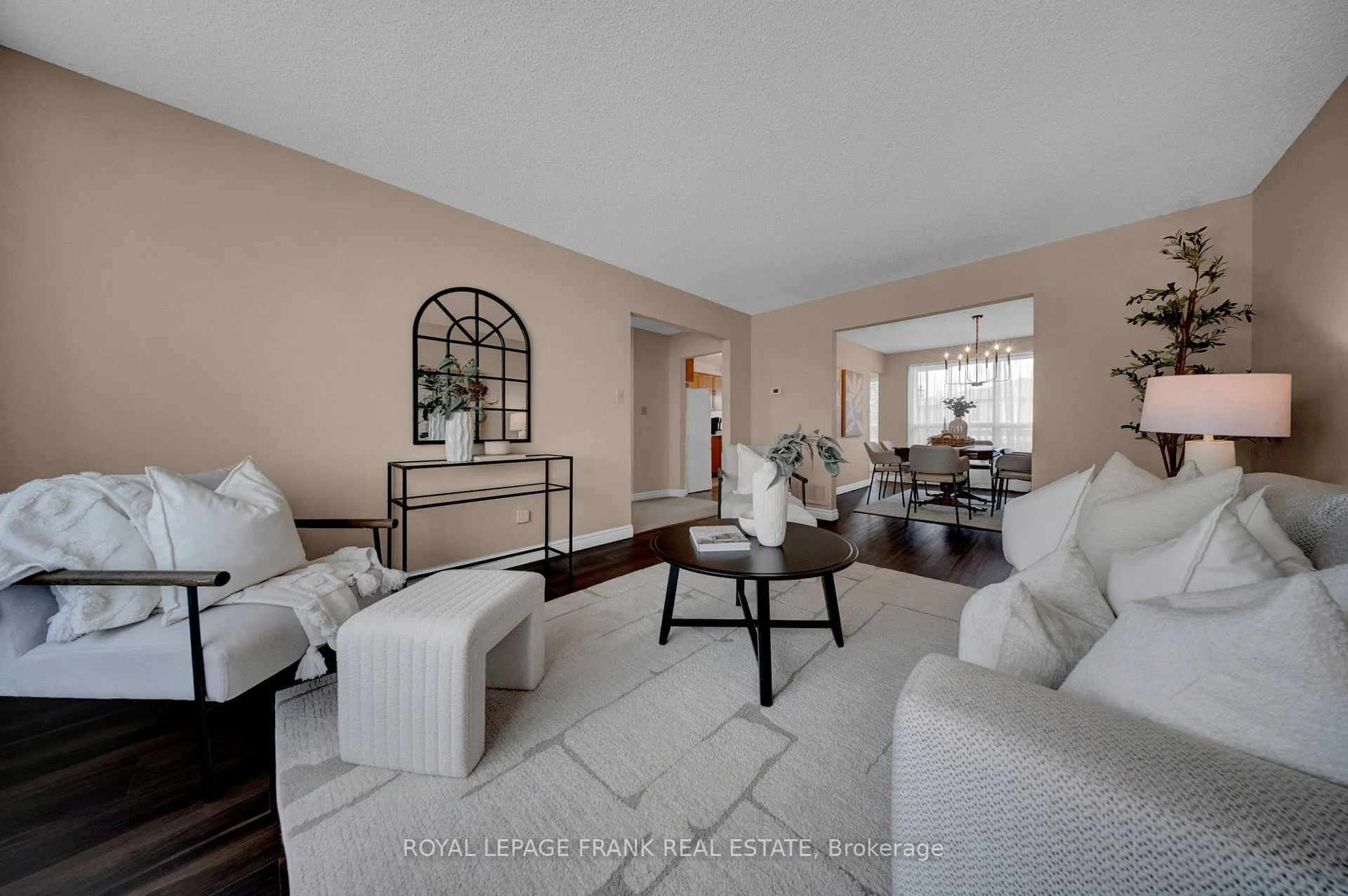 Photo 5 of 86 Devondale Street, Clarington, Courtice — HOMEH