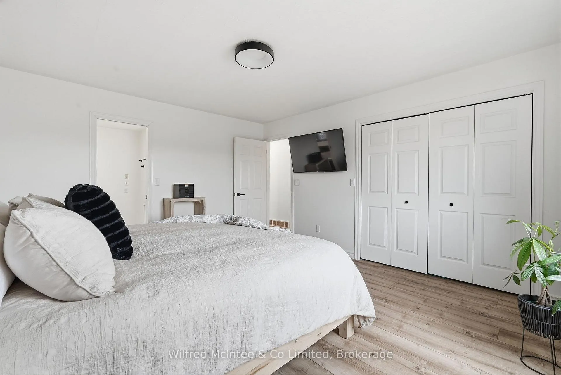Photo 24 of 214 Hinks Street, Brockton — HOMEH