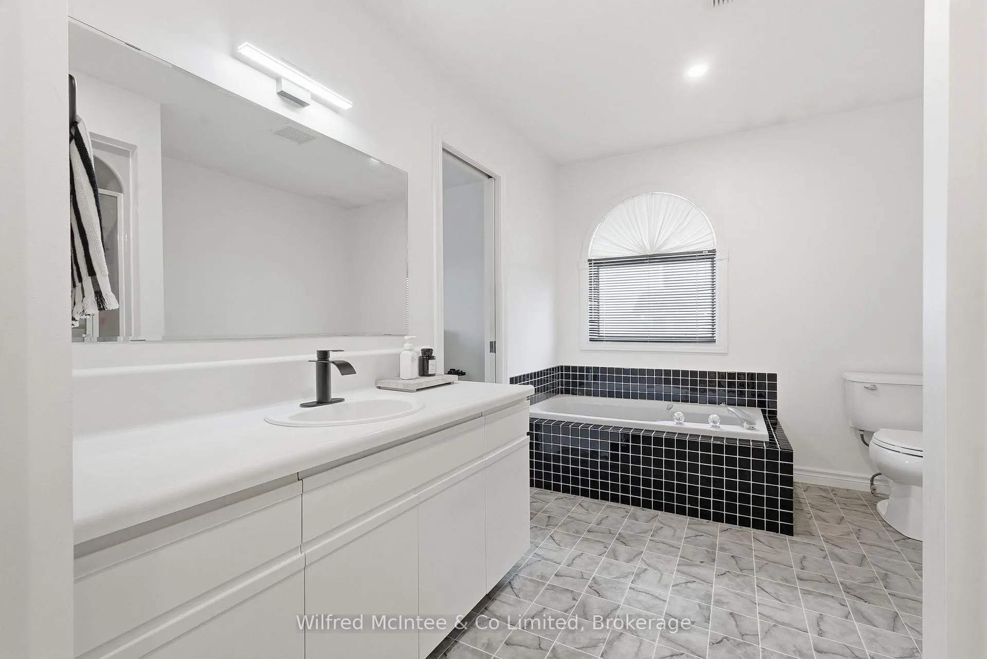Photo 27 of 214 Hinks Street, Brockton — HOMEH