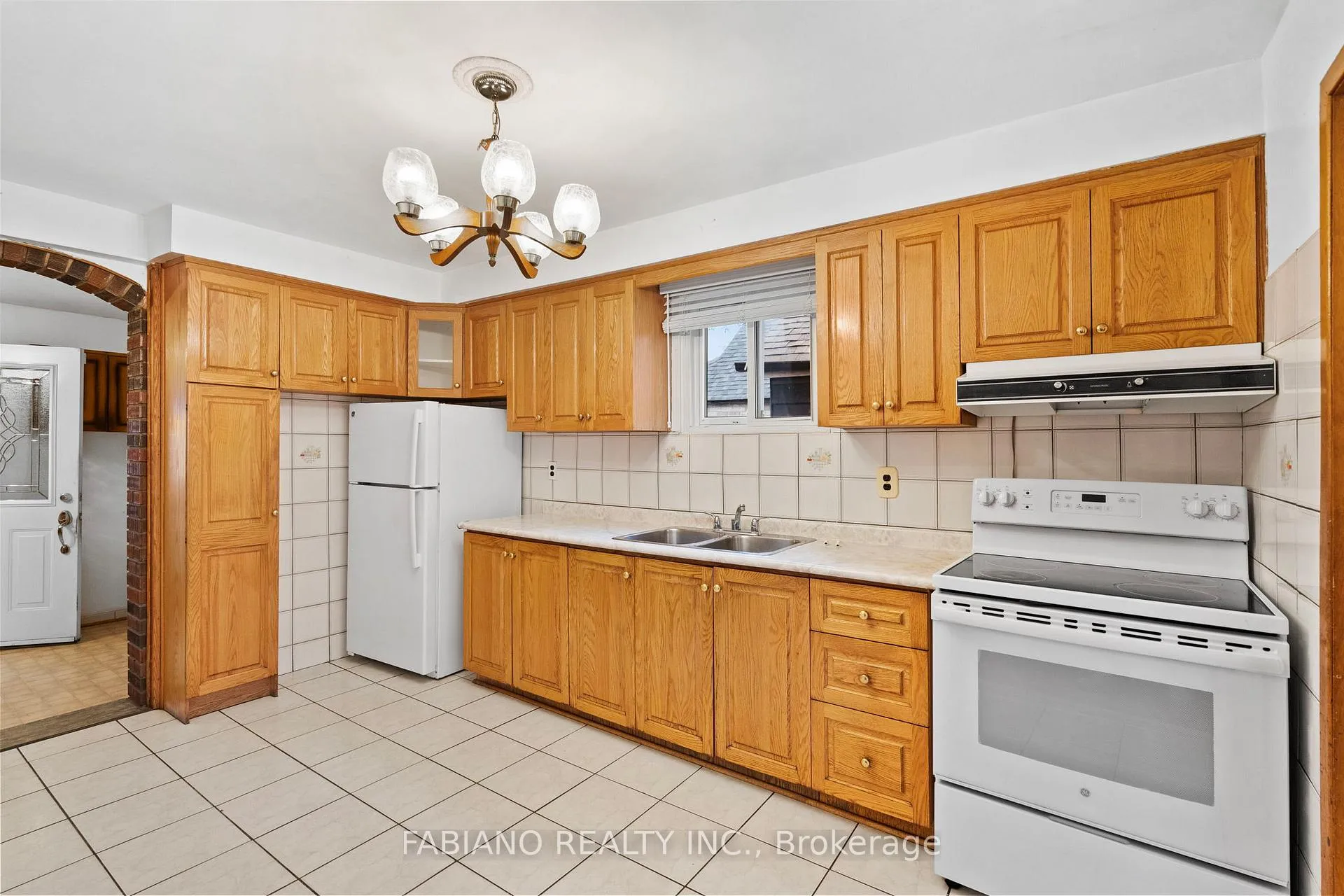 Photo 11 of 80 Cayuga Avenue, Toronto, Rockcliffe-Smythe — HOMEH