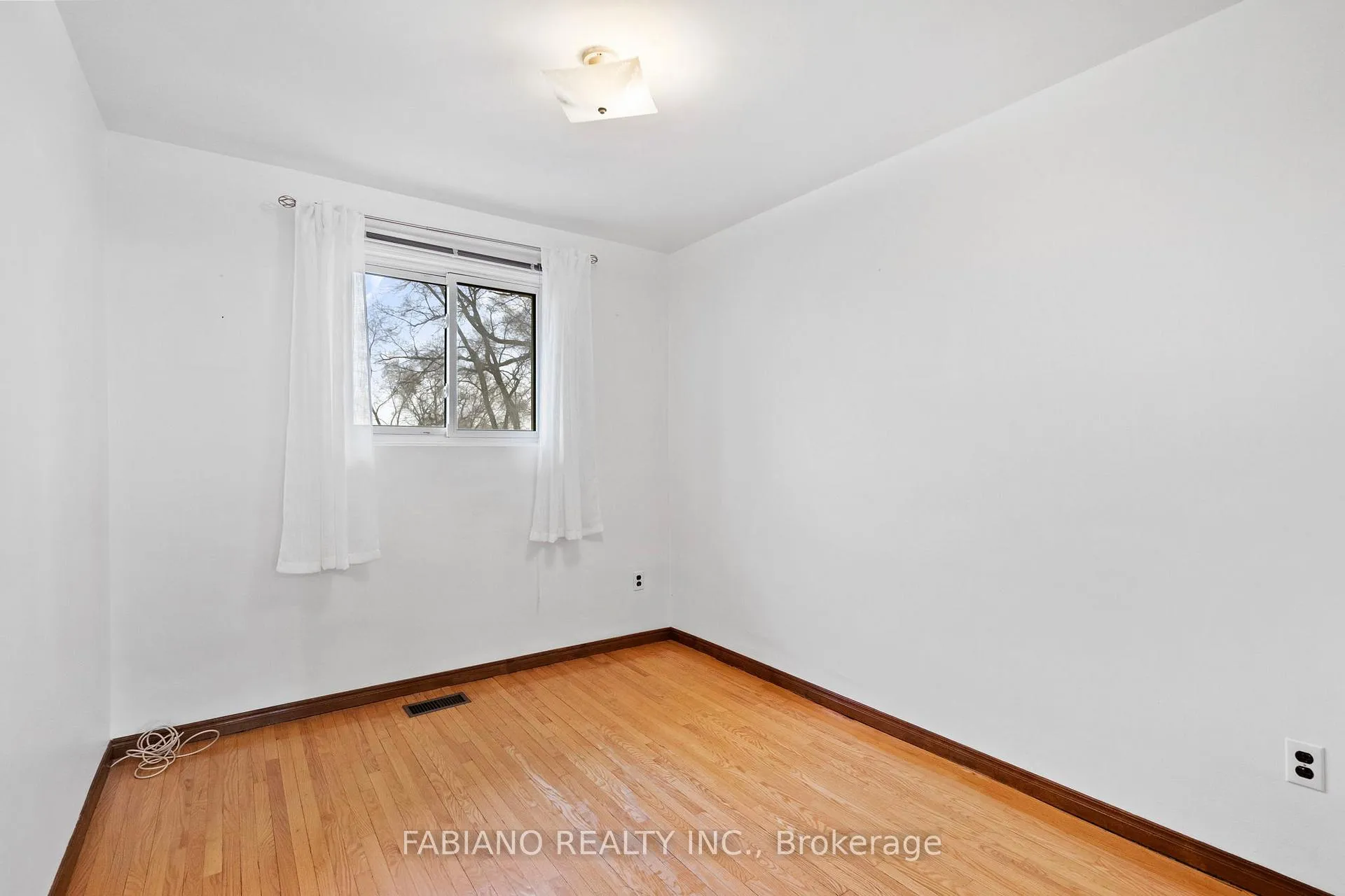 Photo 27 of 80 Cayuga Avenue, Toronto, Rockcliffe-Smythe — HOMEH