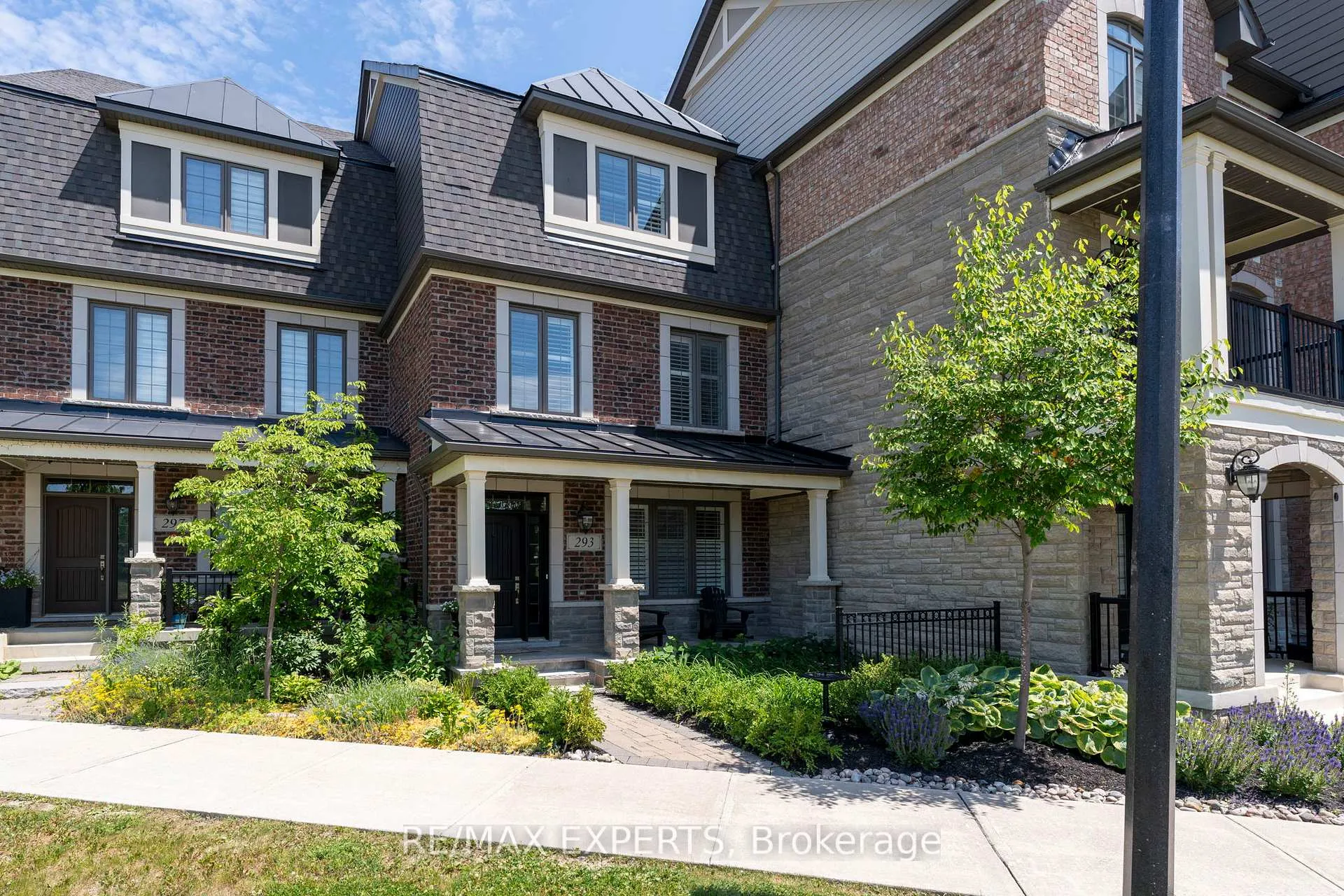 Photo 2 of 293 Kleinburg Summit Way, Vaughan, Kleinburg — HOMEH