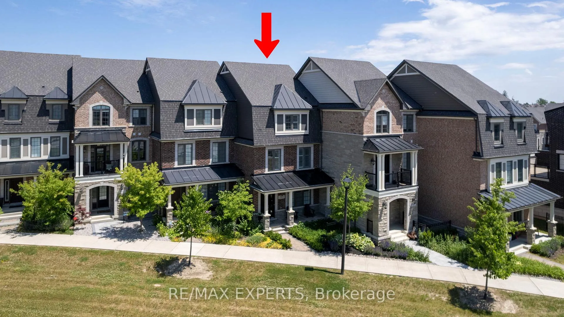 Photo 3 of 293 Kleinburg Summit Way, Vaughan, Kleinburg — HOMEH