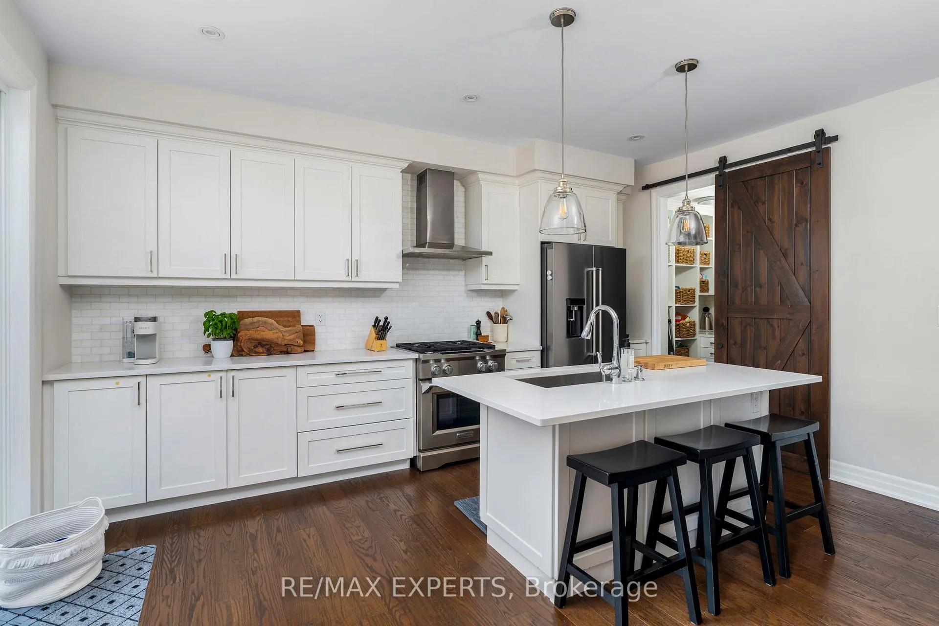 Photo 12 of 293 Kleinburg Summit Way, Vaughan, Kleinburg — HOMEH