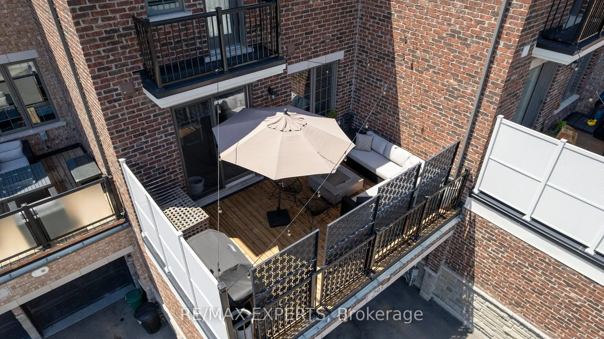 Photo 17 of 293 Kleinburg Summit Way, Vaughan, Kleinburg — HOMEH