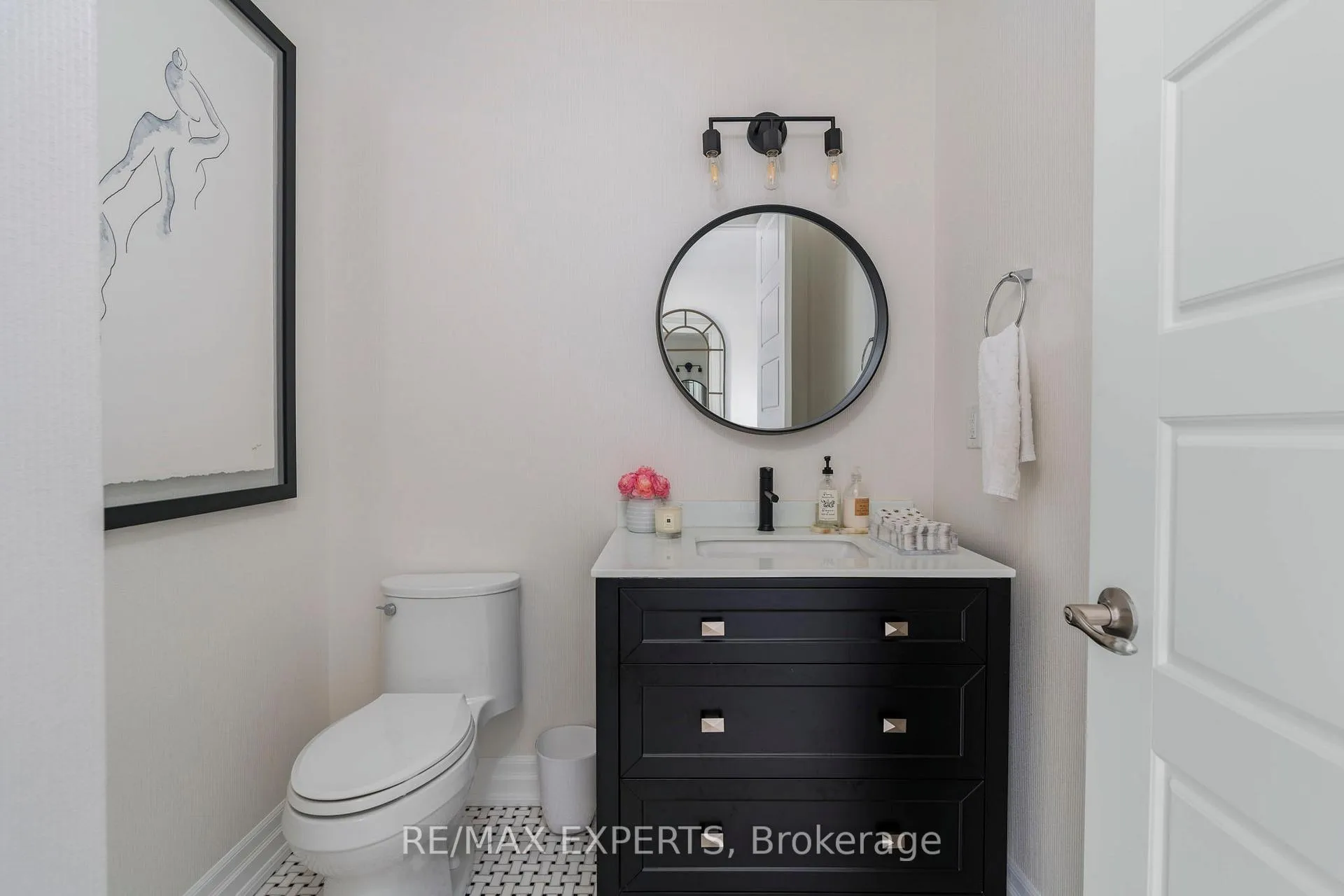 Photo 19 of 293 Kleinburg Summit Way, Vaughan, Kleinburg — HOMEH