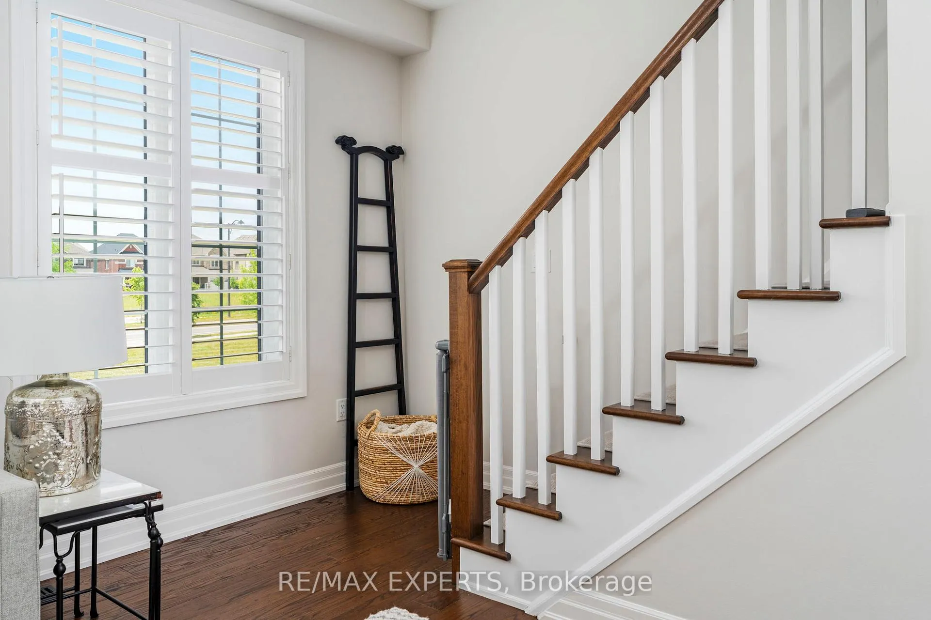 Photo 24 of 293 Kleinburg Summit Way, Vaughan, Kleinburg — HOMEH