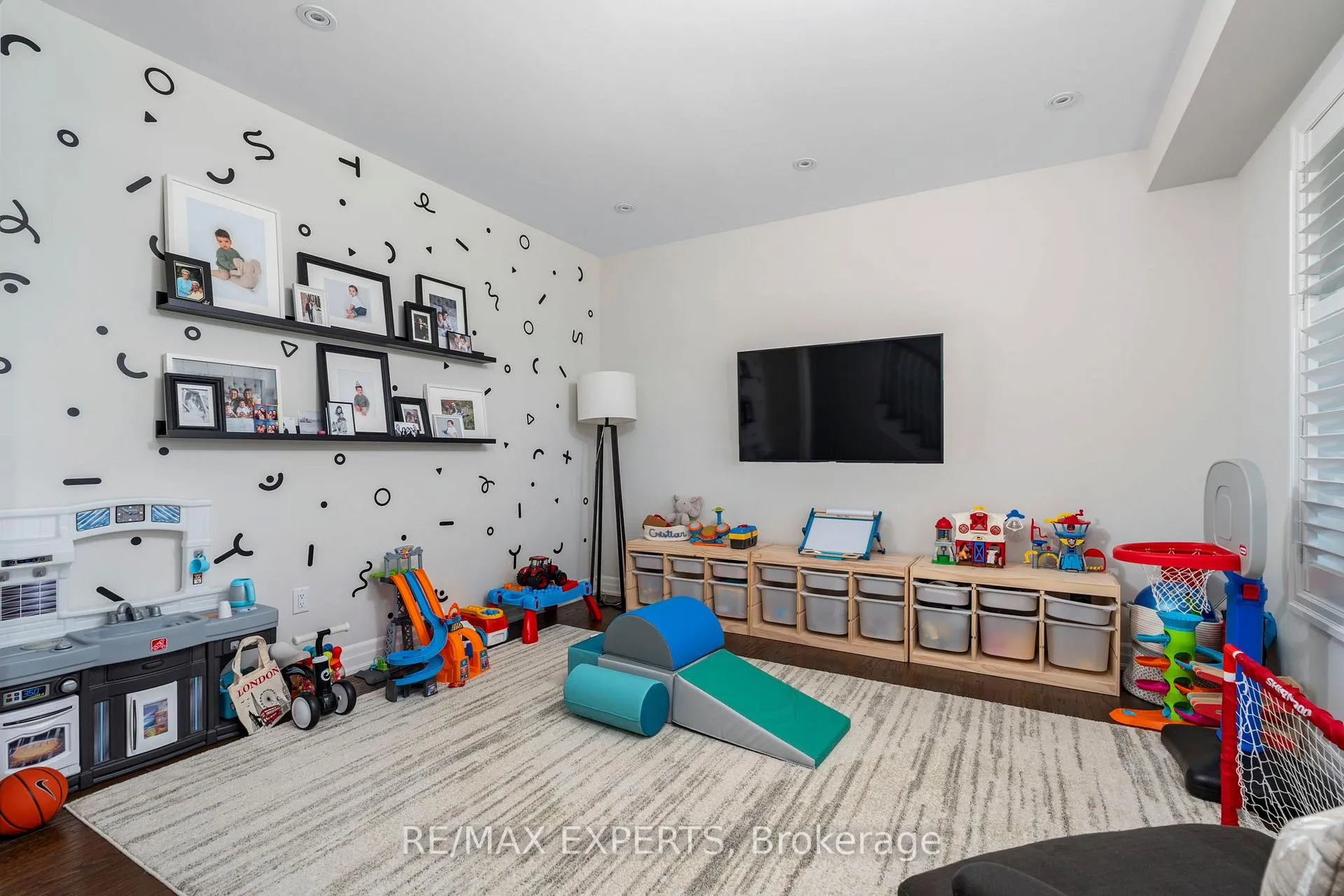 Photo 34 of 293 Kleinburg Summit Way, Vaughan, Kleinburg — HOMEH