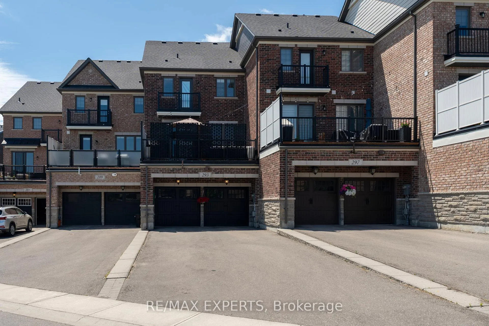 Photo 36 of 293 Kleinburg Summit Way, Vaughan, Kleinburg — HOMEH