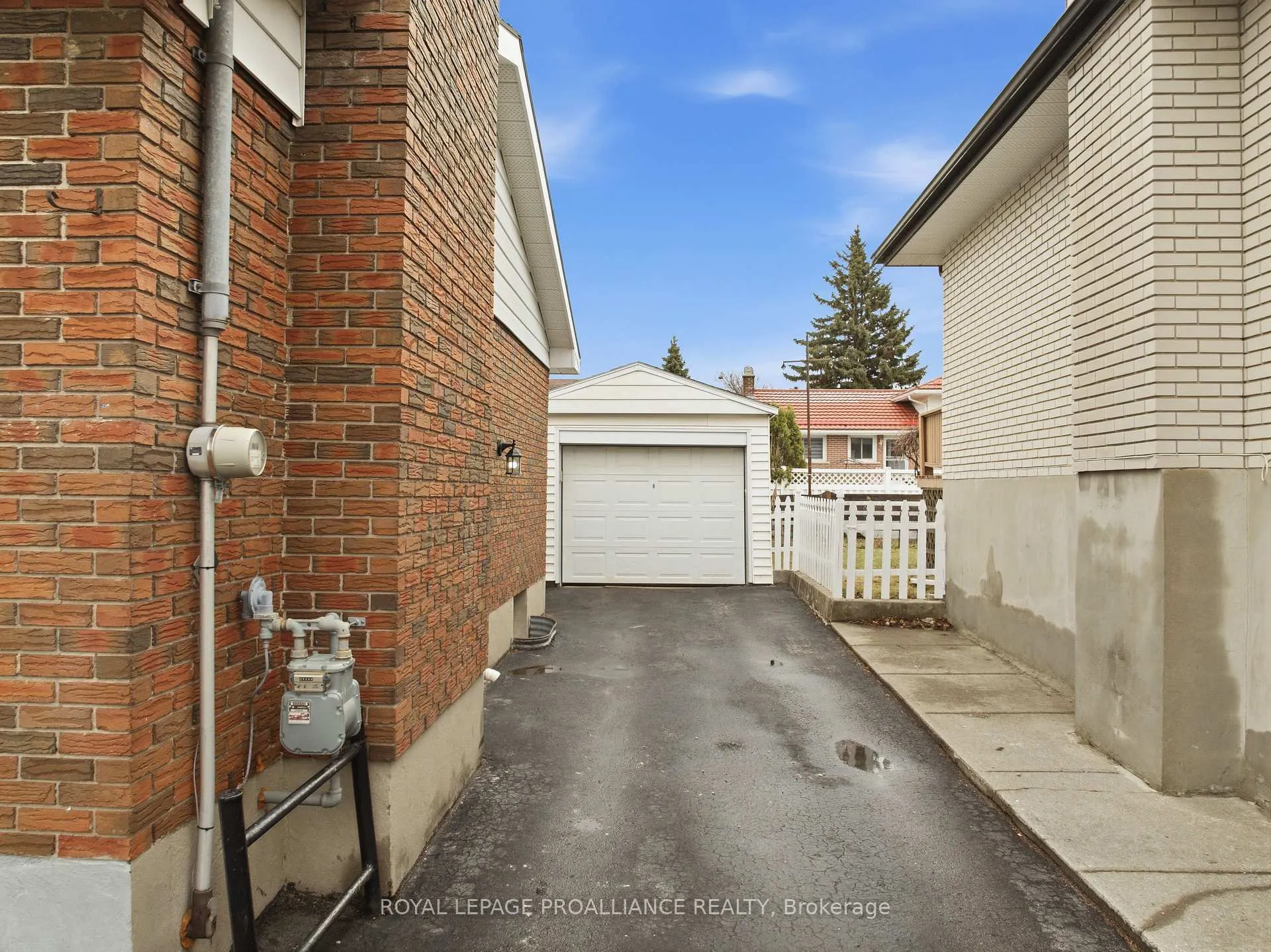 Photo 4 of 35 King George Square, Belleville, Belleville Ward — HOMEH