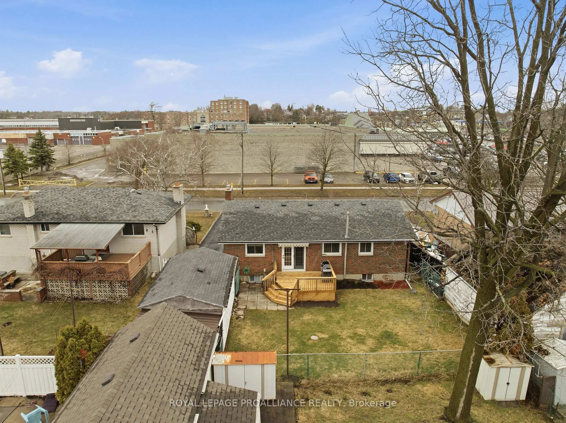 Photo 24 of 35 King George Square, Belleville, Belleville Ward — HOMEH